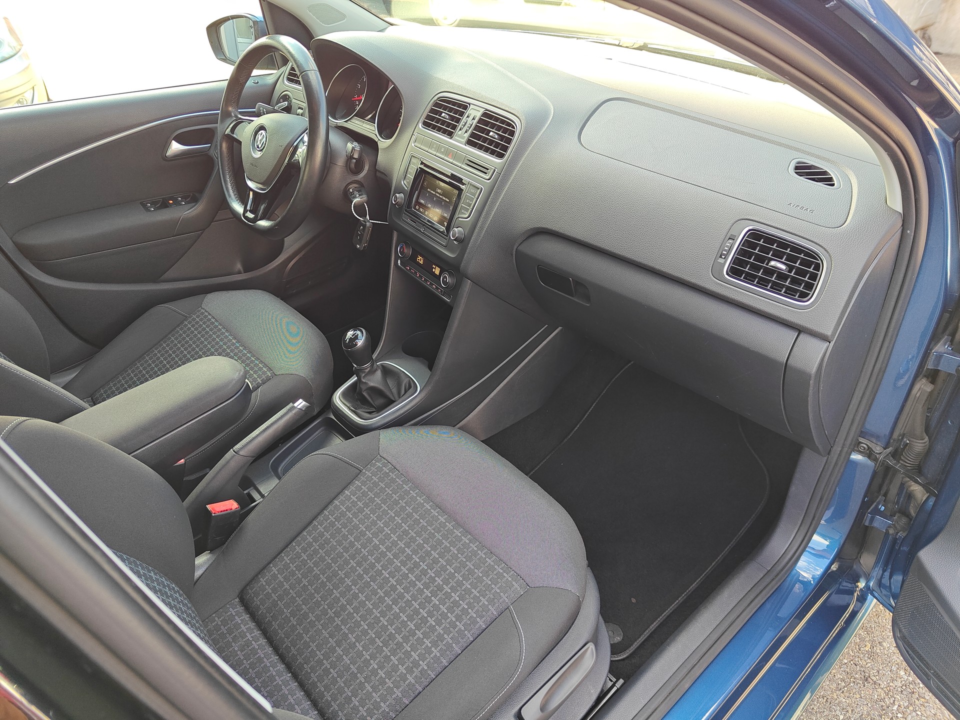 VW Polo 1.2 TSI BMT Trendline-image-8