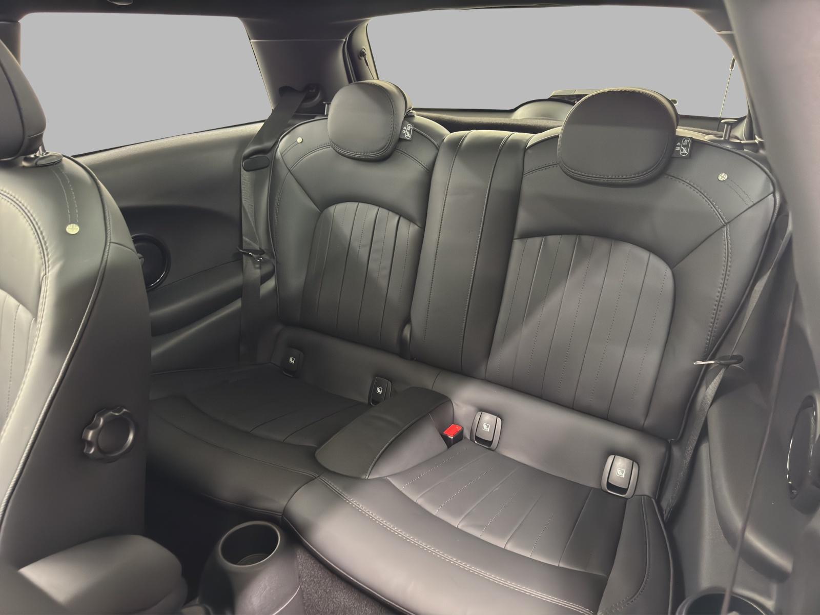 MINI Cooper SE-image-13