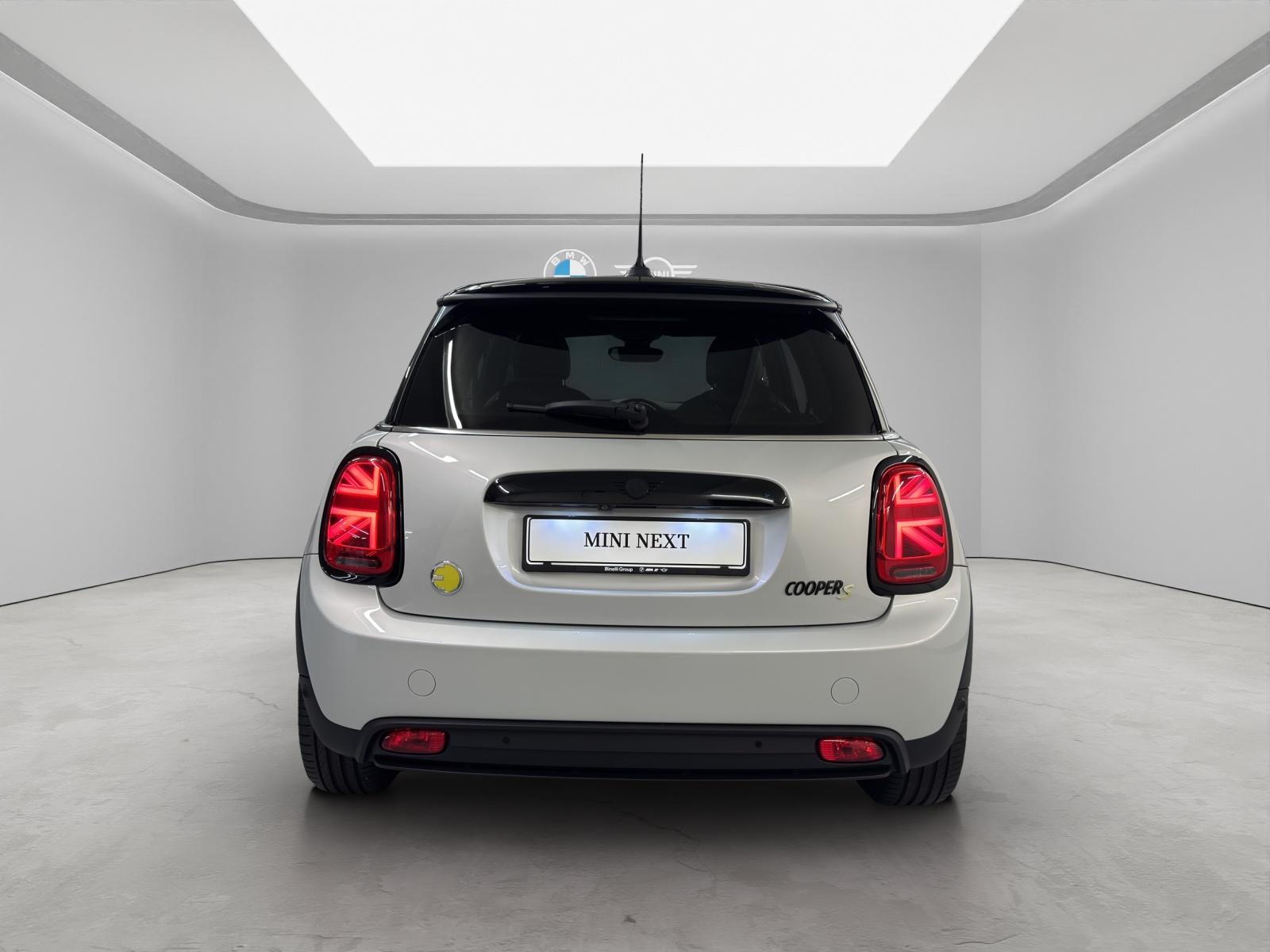 MINI Cooper SE-image-3