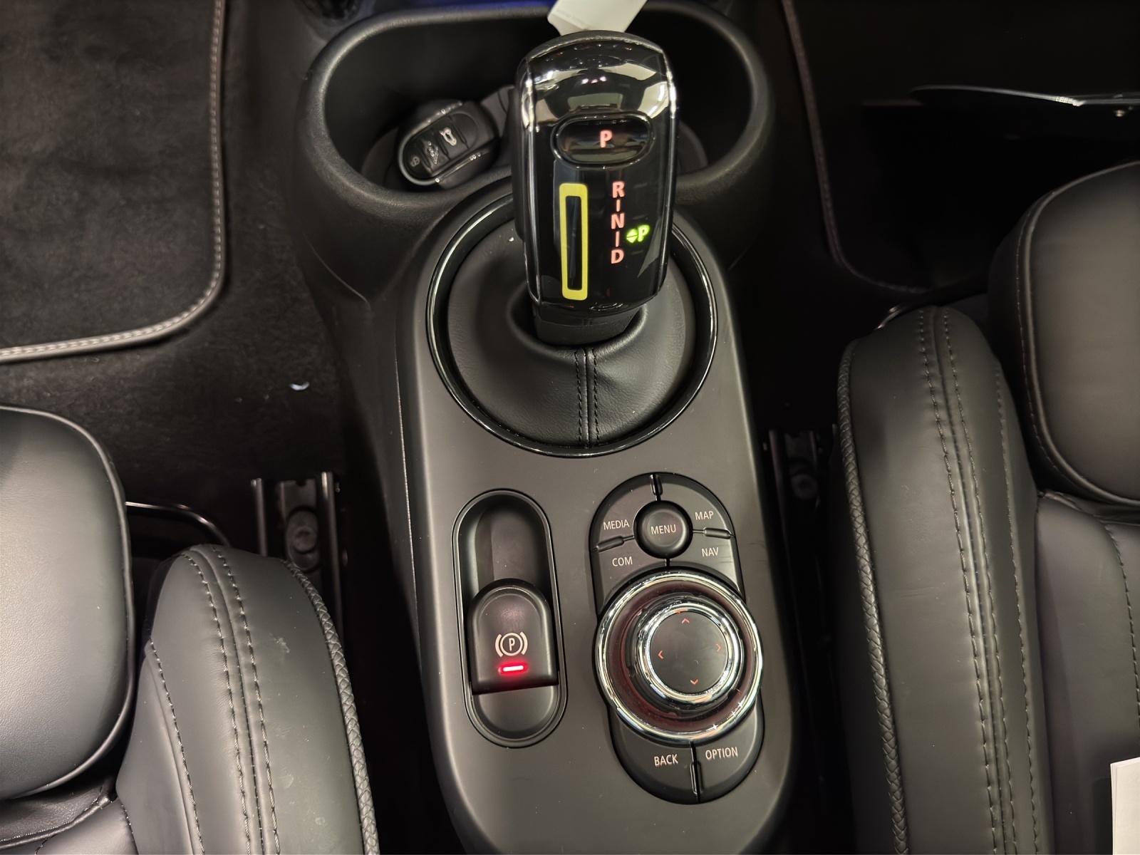MINI Cooper SE-image-19