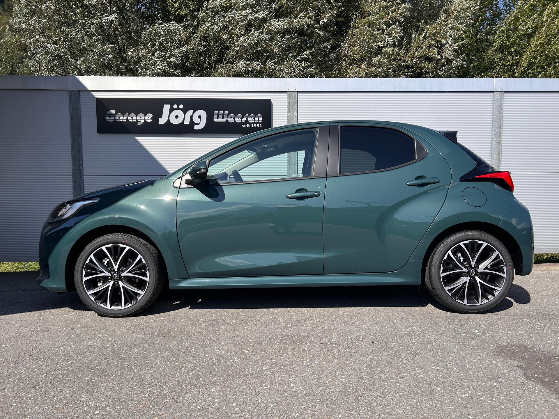 TOYOTA Yaris 1.5 VVT-i HSD Trend-image-2