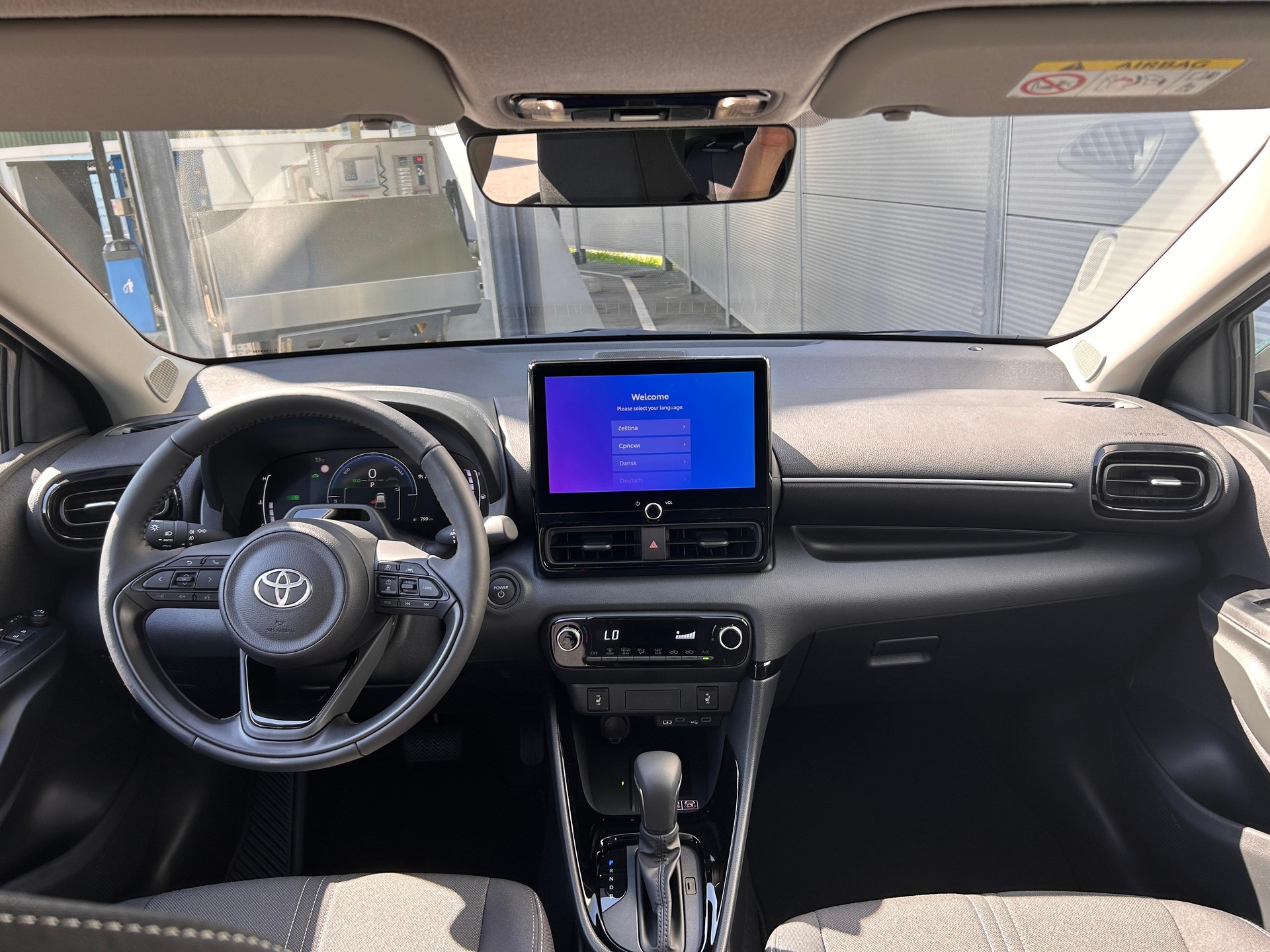 TOYOTA Yaris 1.5 VVT-i HSD Trend-image-5