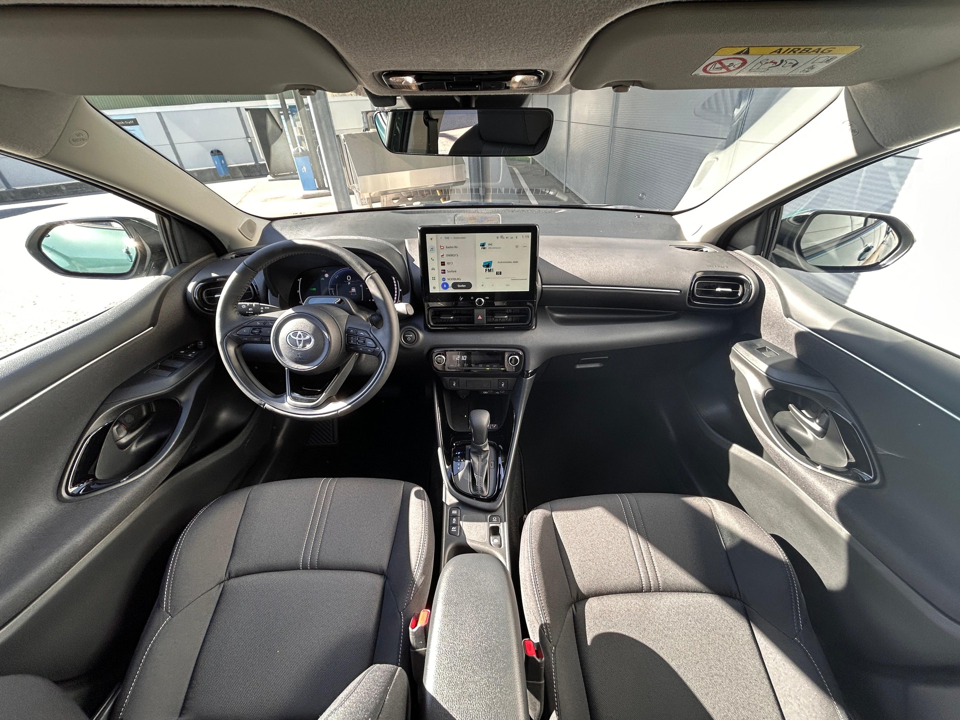 TOYOTA Yaris 1.5 VVT-i HSD Trend-image-5