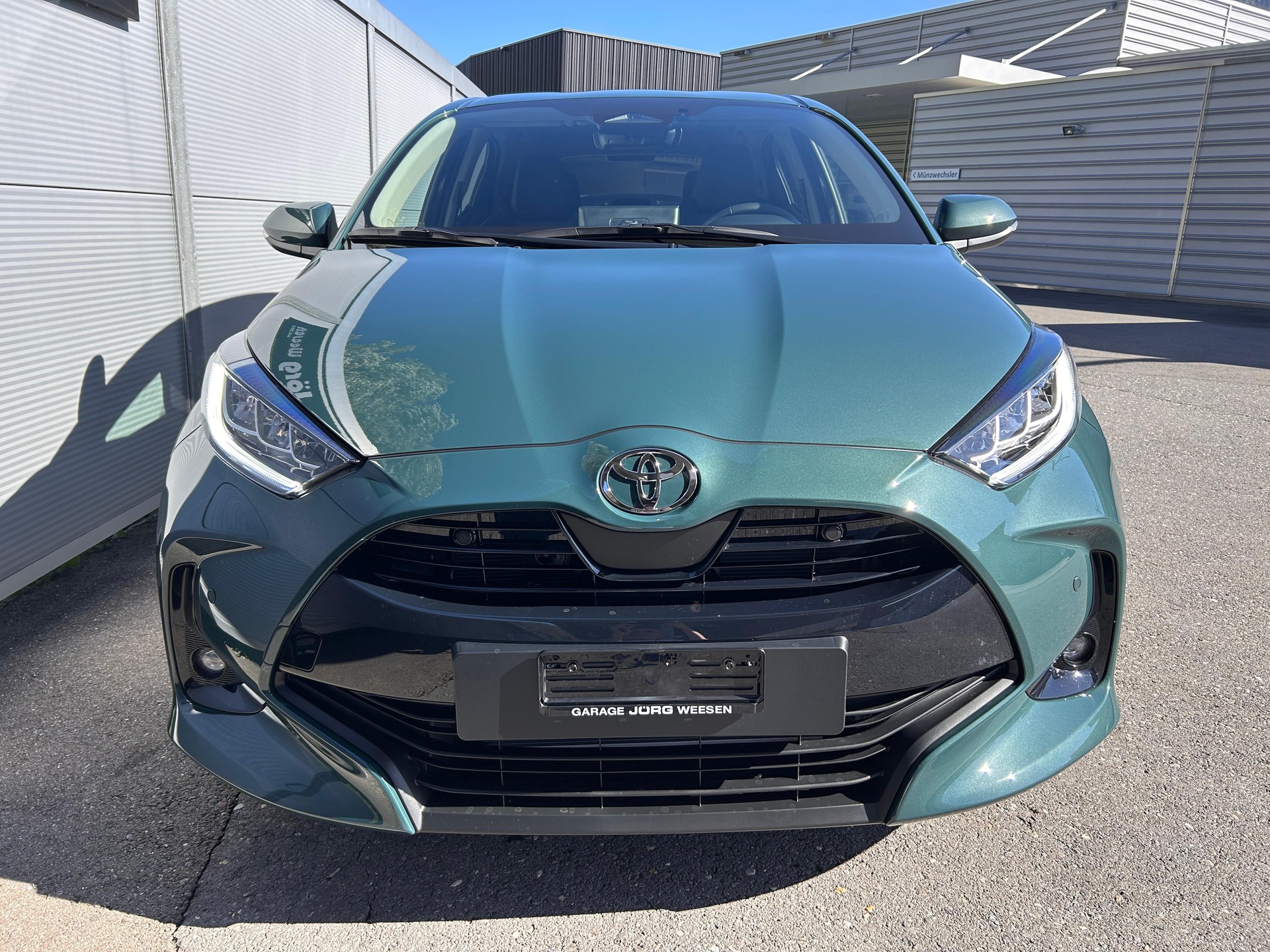 TOYOTA Yaris 1.5 VVT-i HSD Trend-image-1