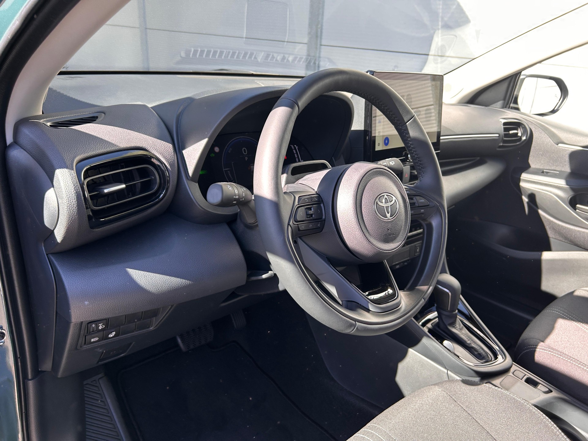 TOYOTA Yaris 1.5 VVT-i HSD Trend-image-7