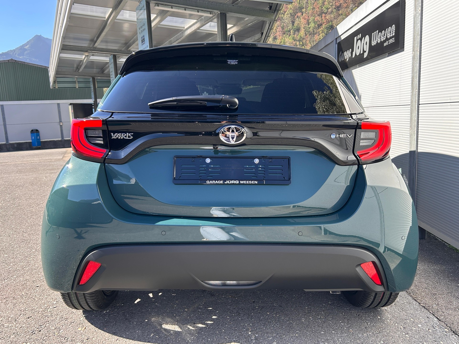 TOYOTA Yaris 1.5 VVT-i HSD Trend-image-4