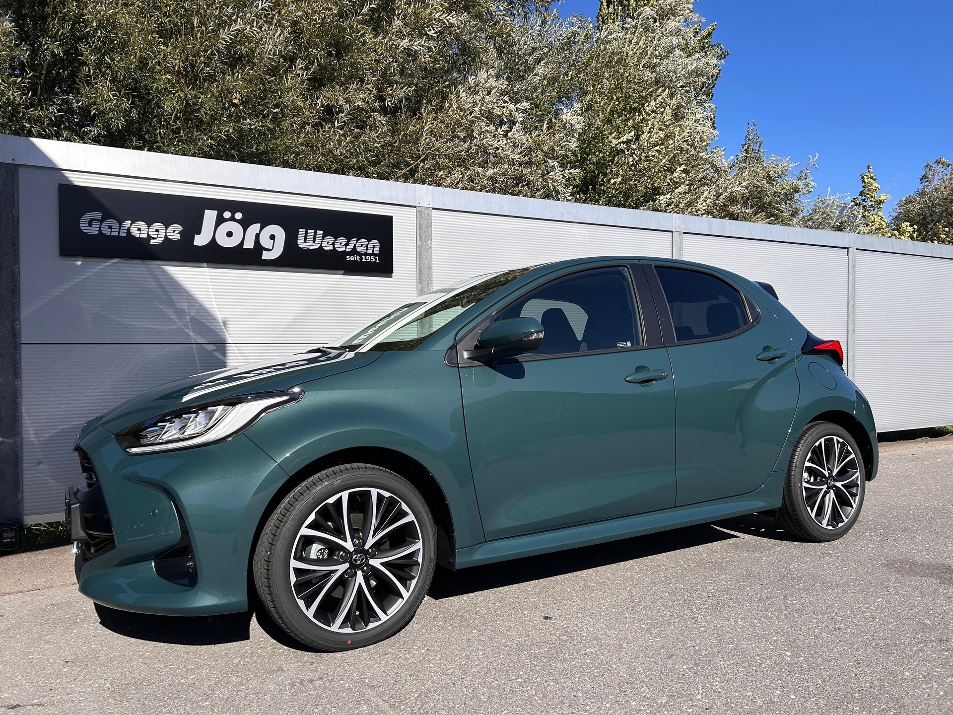TOYOTA Yaris 1.5 VVT-i HSD Trend