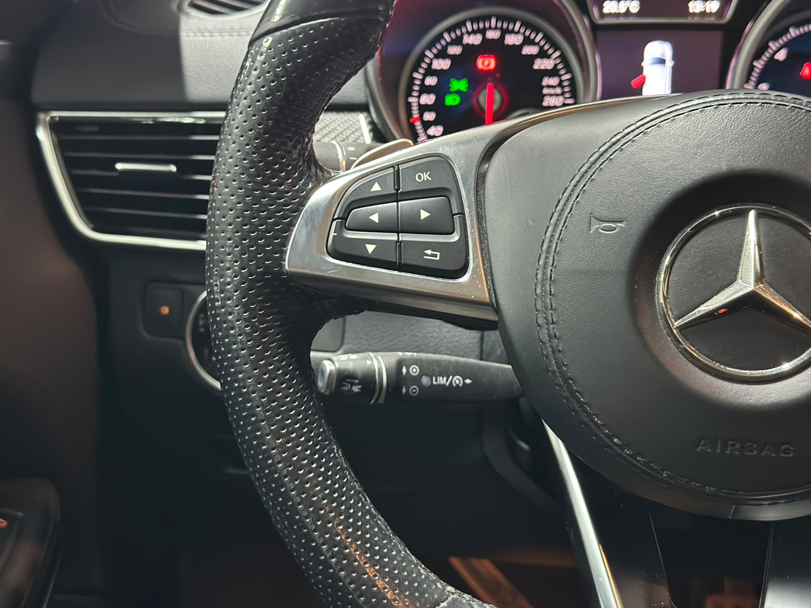 MERCEDES-BENZ GLS 500 4Matic 9G-Tronic-image-15