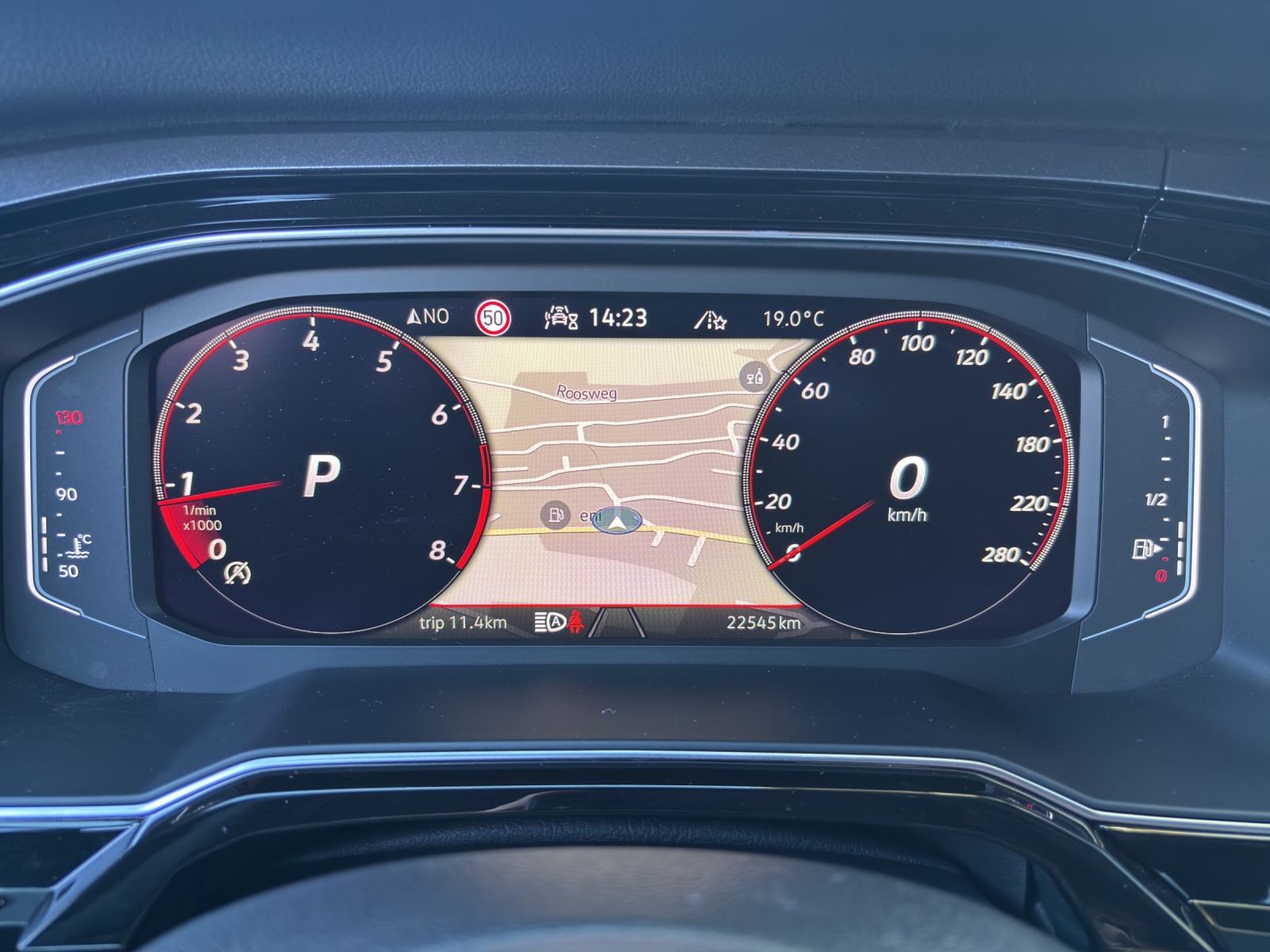 VW Polo 2.0 TSI GTI DSG mit Navi, Rückfahrkamera, Schwarze Aussenspiegel mit schwarzem Dach in Absetzfarbe-image-13