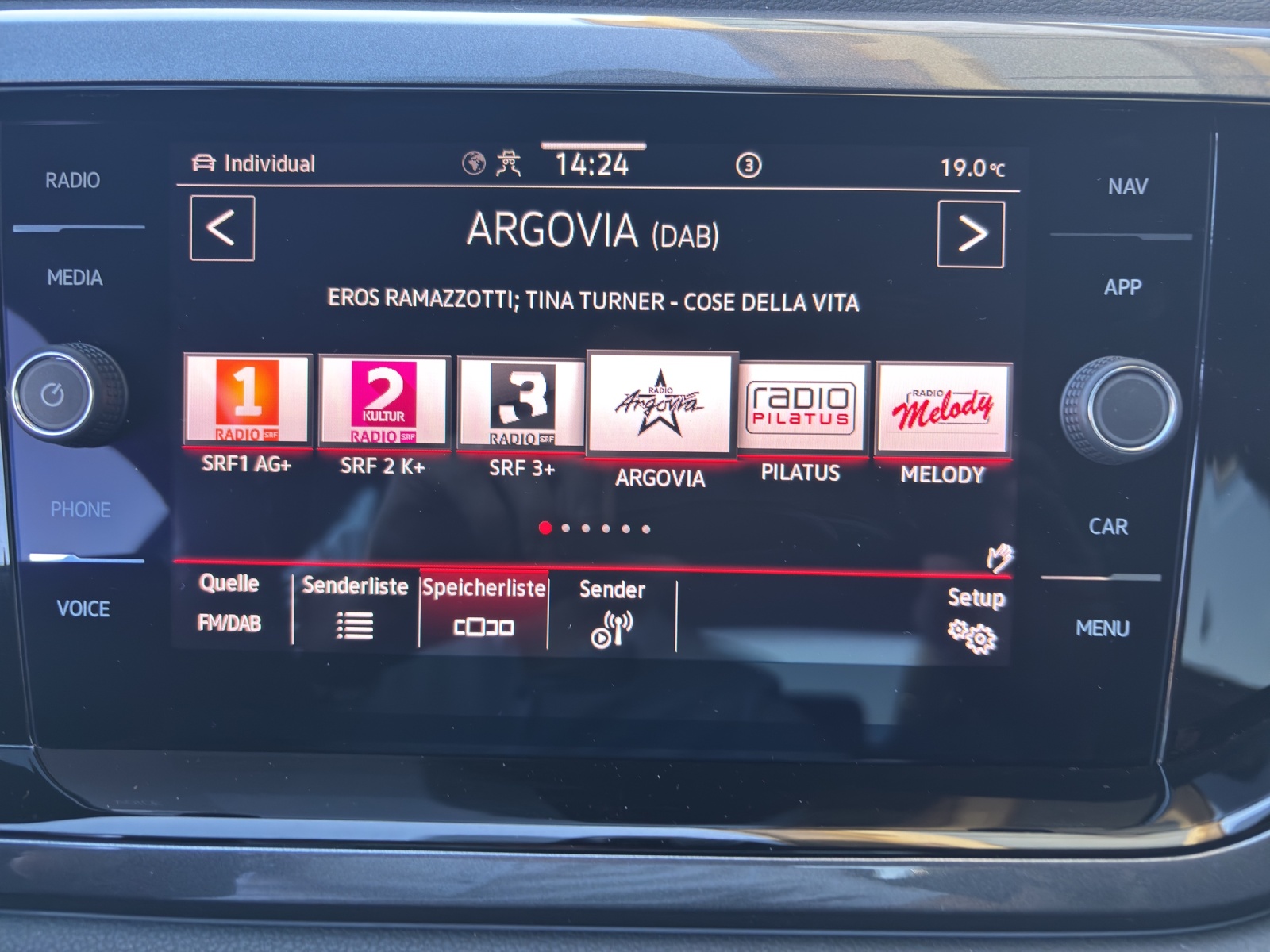 VW Polo 2.0 TSI GTI DSG mit Navi, Rückfahrkamera, Schwarze Aussenspiegel mit schwarzem Dach in Absetzfarbe-image-16