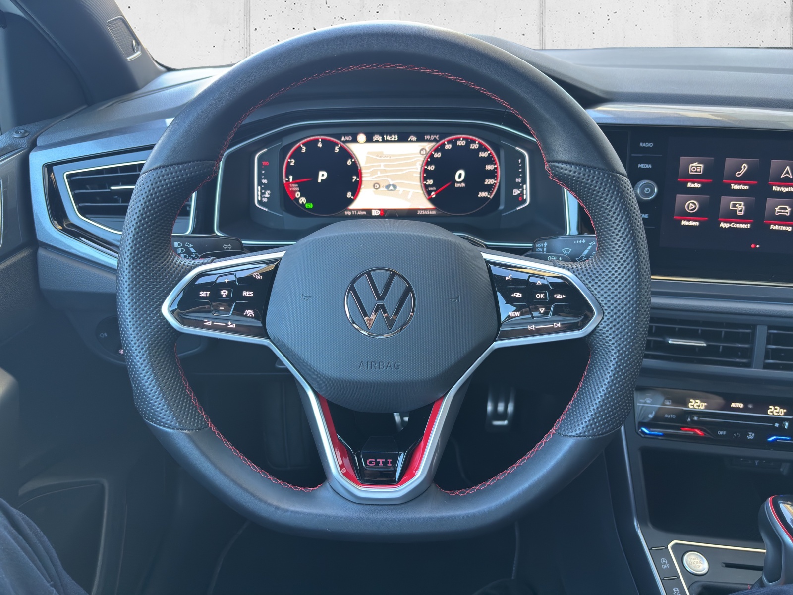 VW Polo 2.0 TSI GTI DSG mit Navi, Rückfahrkamera, Schwarze Aussenspiegel mit schwarzem Dach in Absetzfarbe-image-11