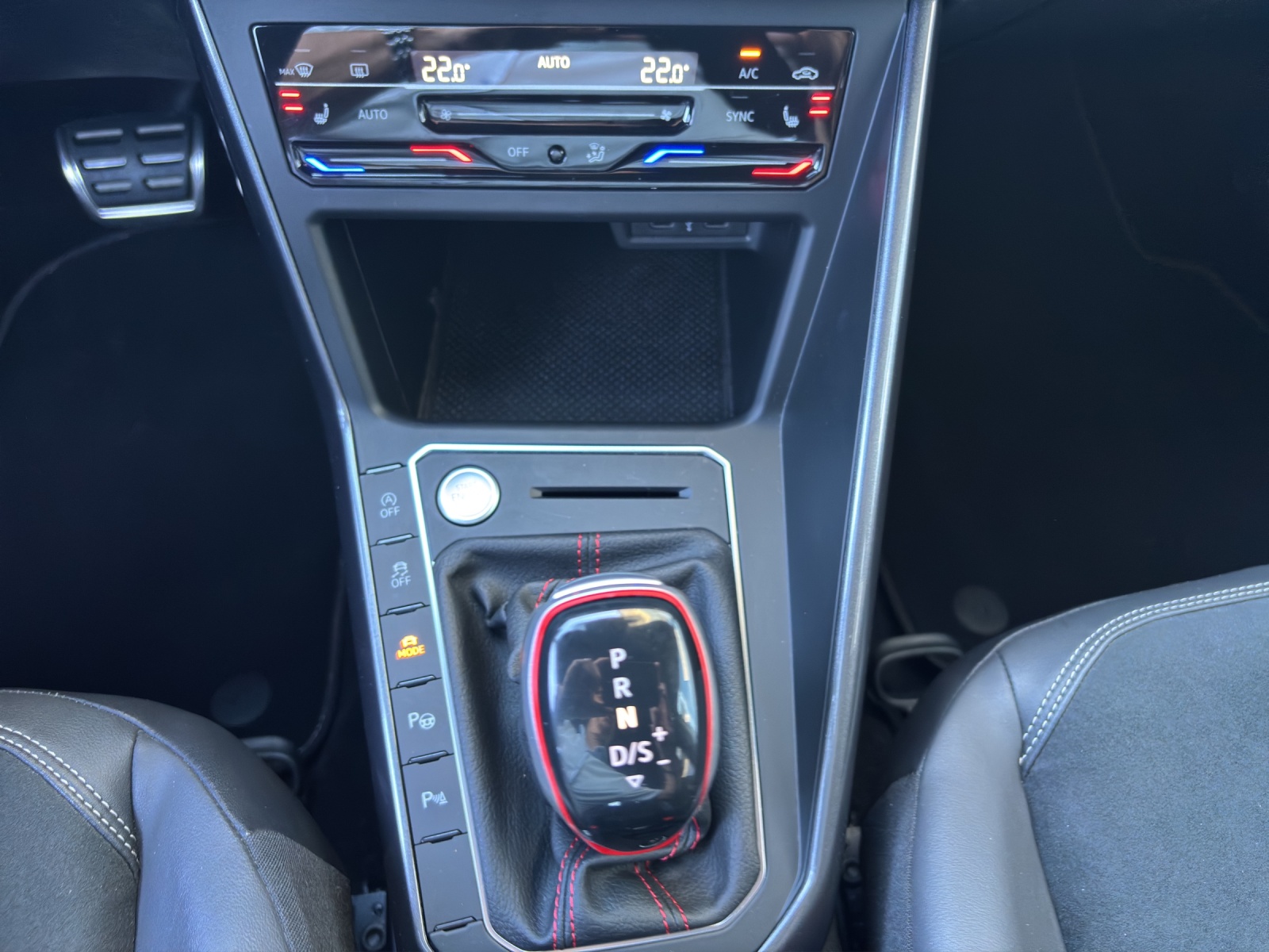 VW Polo 2.0 TSI GTI DSG mit Navi, Rückfahrkamera, Schwarze Aussenspiegel mit schwarzem Dach in Absetzfarbe-image-15