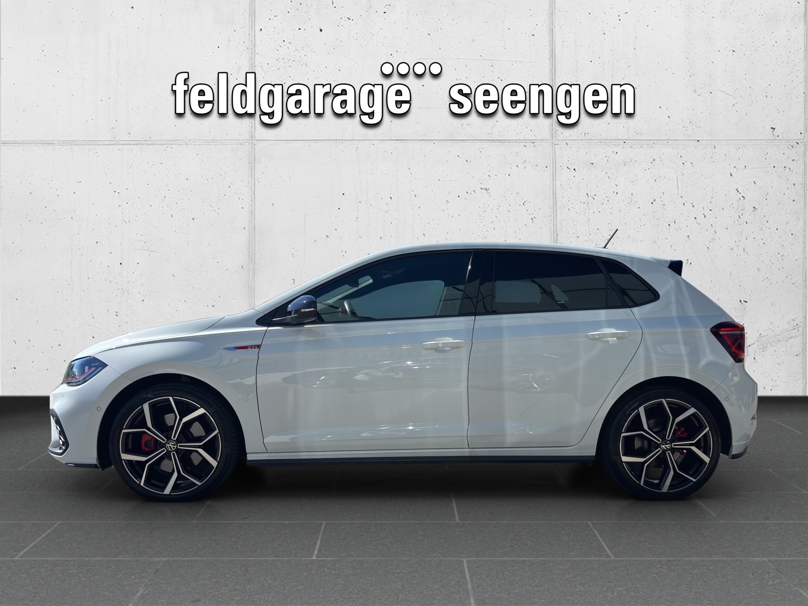 VW Polo 2.0 TSI GTI DSG mit Navi, Rückfahrkamera, Schwarze Aussenspiegel mit schwarzem Dach in Absetzfarbe-image-1