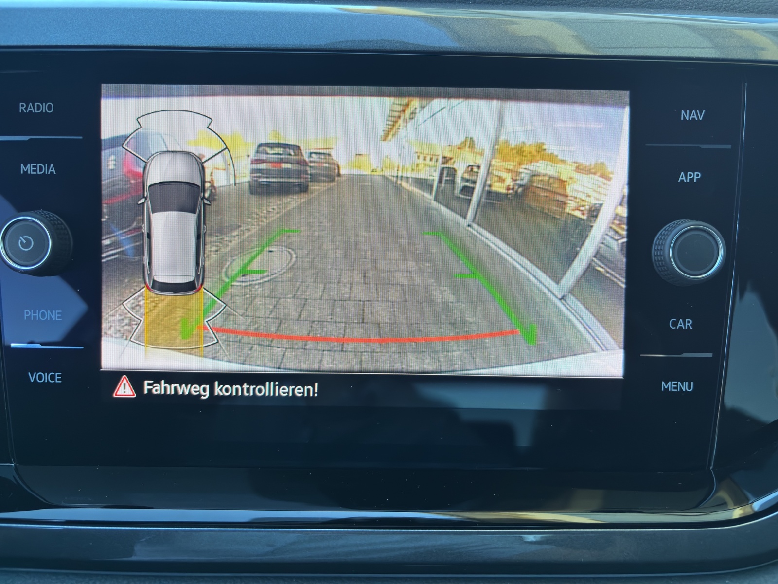 VW Polo 2.0 TSI GTI DSG mit Navi, Rückfahrkamera, Schwarze Aussenspiegel mit schwarzem Dach in Absetzfarbe-image-17