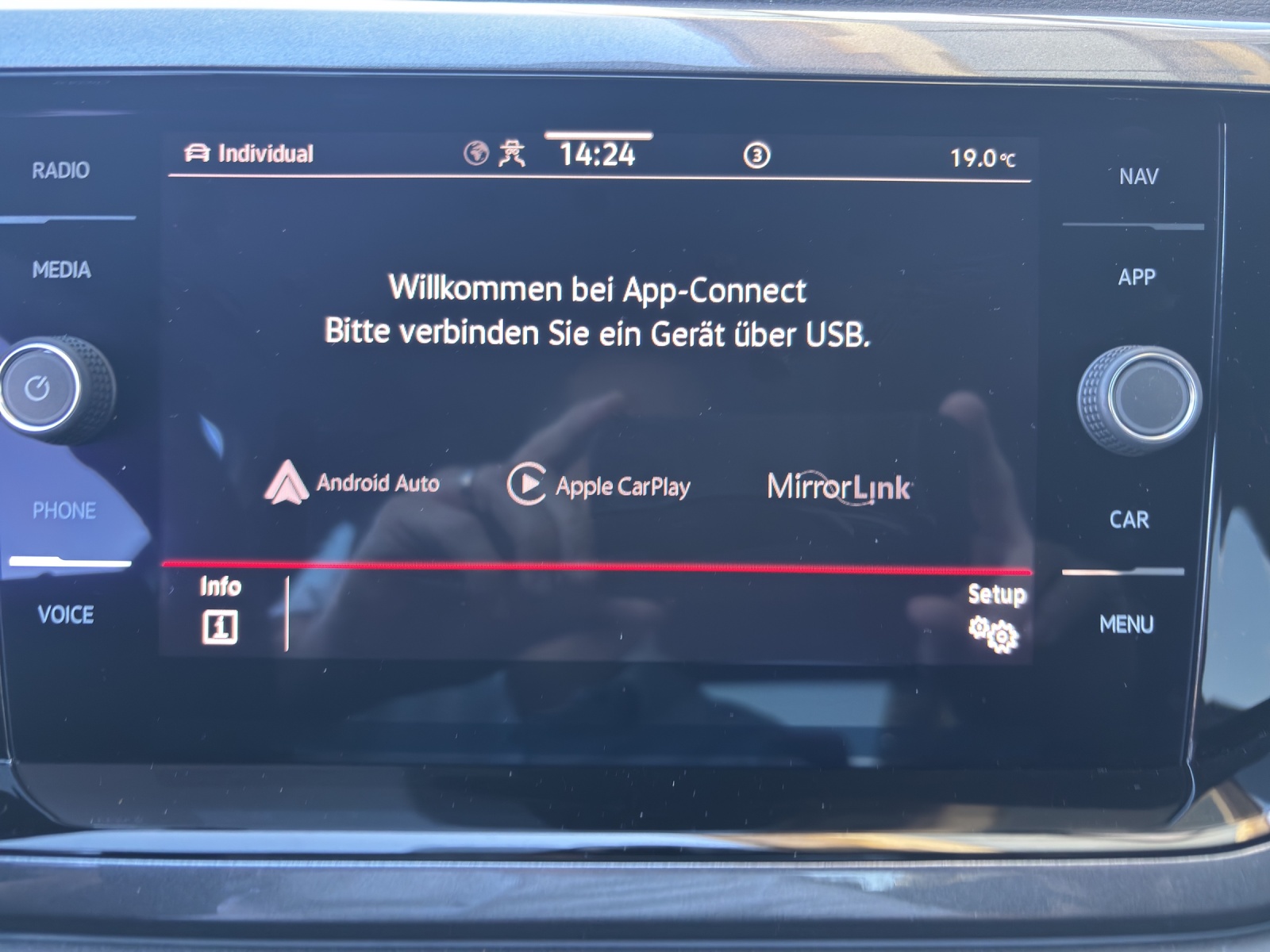 VW Polo 2.0 TSI GTI DSG mit Navi, Rückfahrkamera, Schwarze Aussenspiegel mit schwarzem Dach in Absetzfarbe-image-21