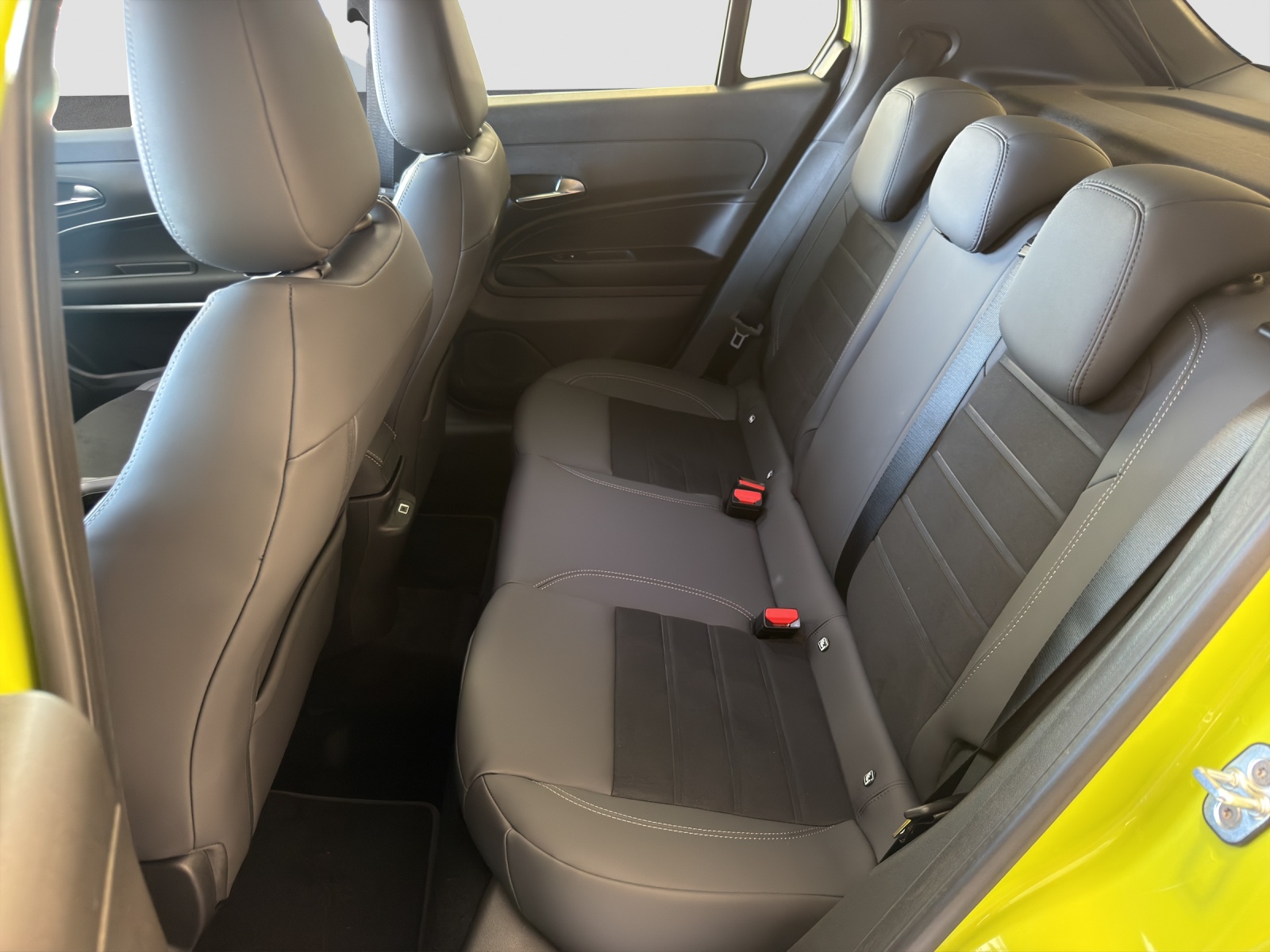 FIAT 600 1.2 Hybrid 145 Sport-image-7