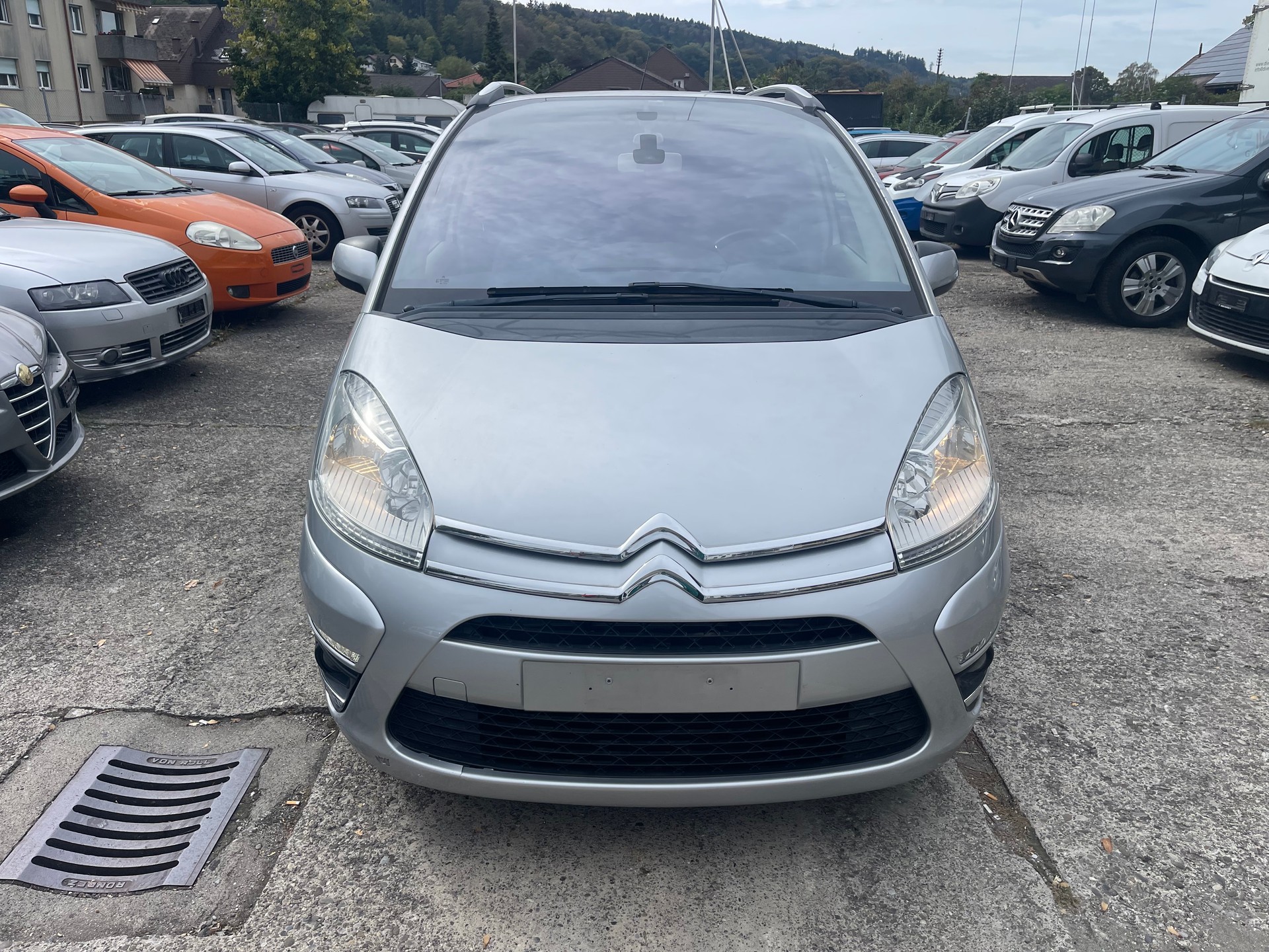 CITROEN Grand C4 Picasso 1.6i 16V Turbo Exclusive+ BMP6-image-1