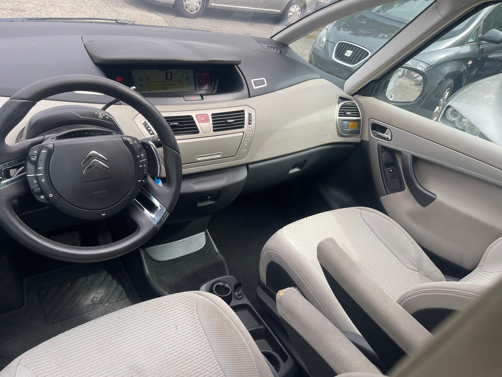 CITROEN Grand C4 Picasso 1.6i 16V Turbo Exclusive+ BMP6-image-7