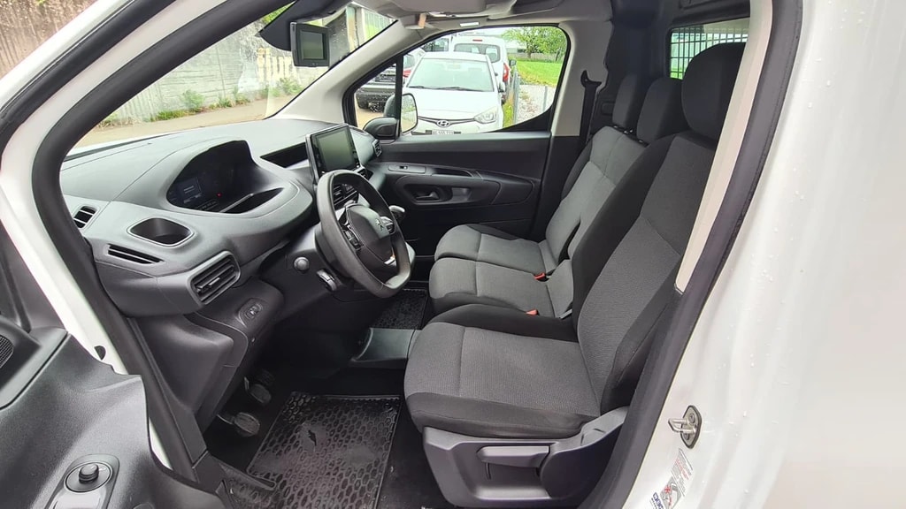 PEUGEOT Partner 1.5 Blue HDi s/s Asphalt Long 1000kg ** 130 PS ** 3-Plätzer ** RF-Kamera ** Frisch ab MFK & Service **-image-12