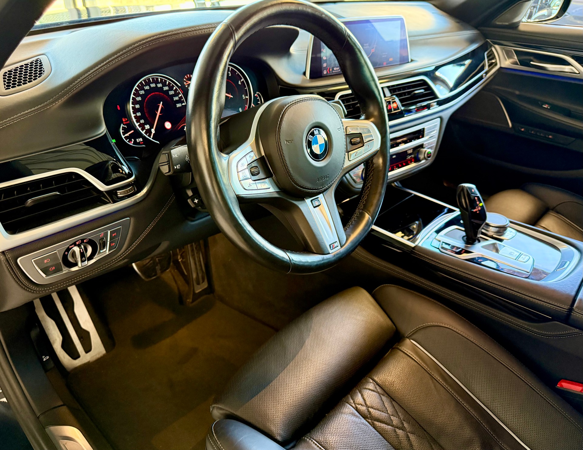 BMW 740d xDrive Steptronic-image-13