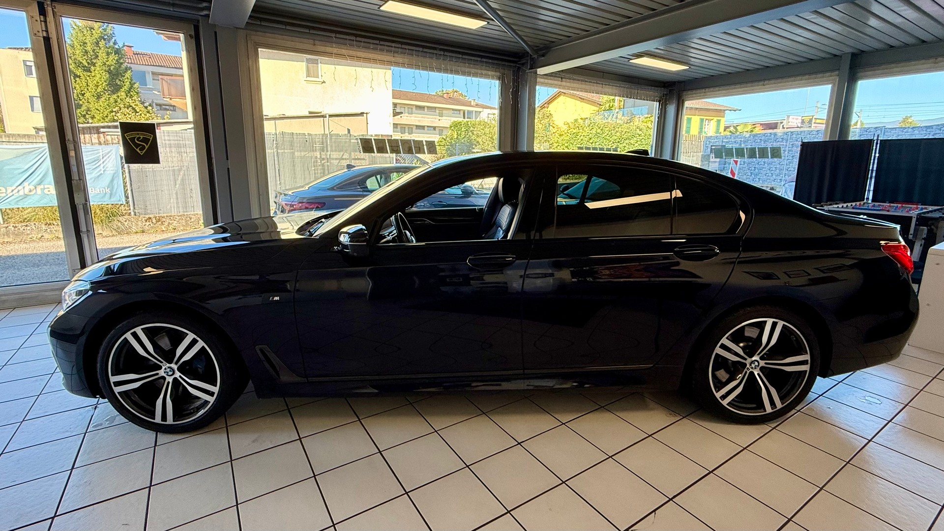 BMW 740d xDrive Steptronic-image-6