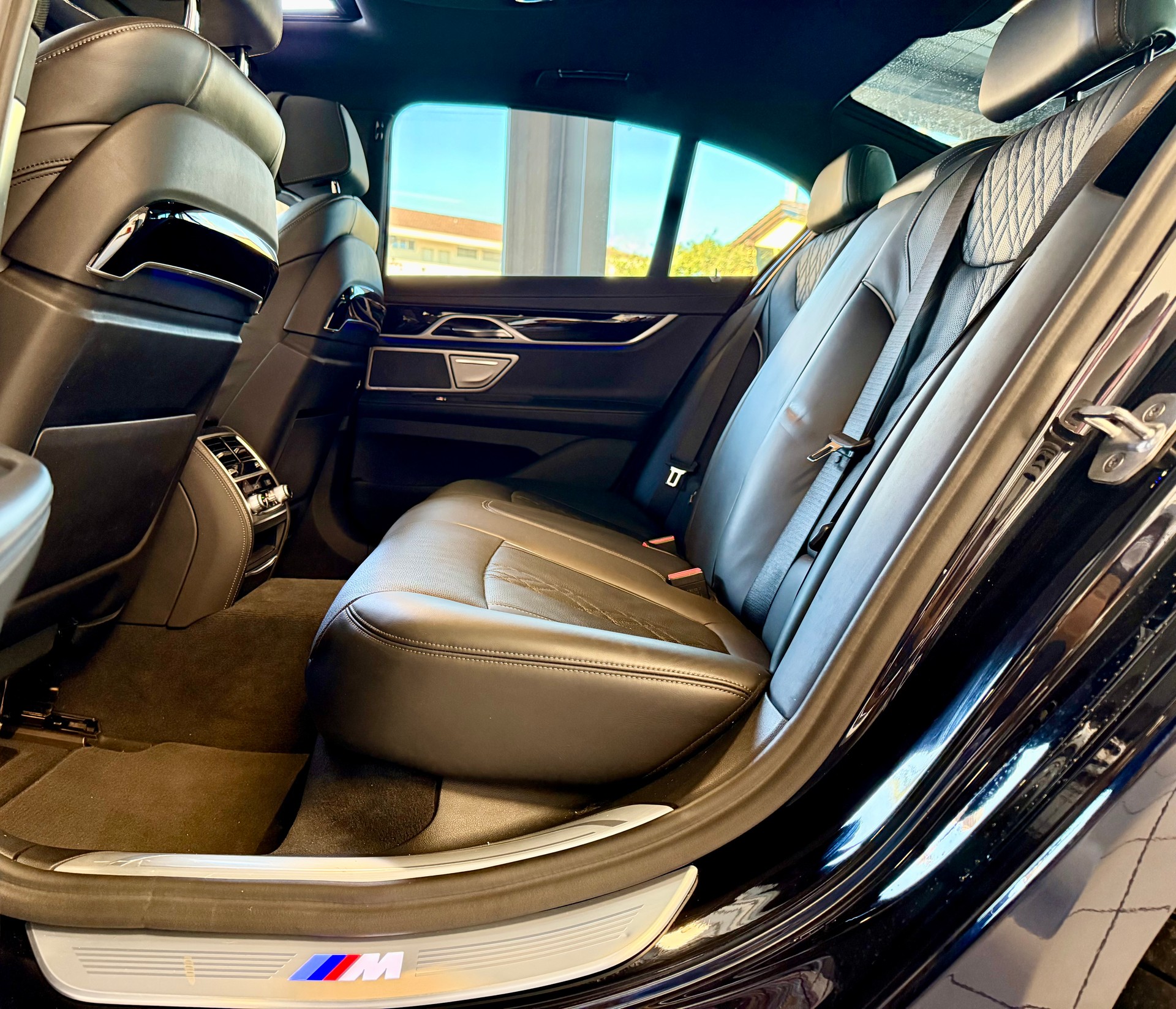 BMW 740d xDrive Steptronic-image-25