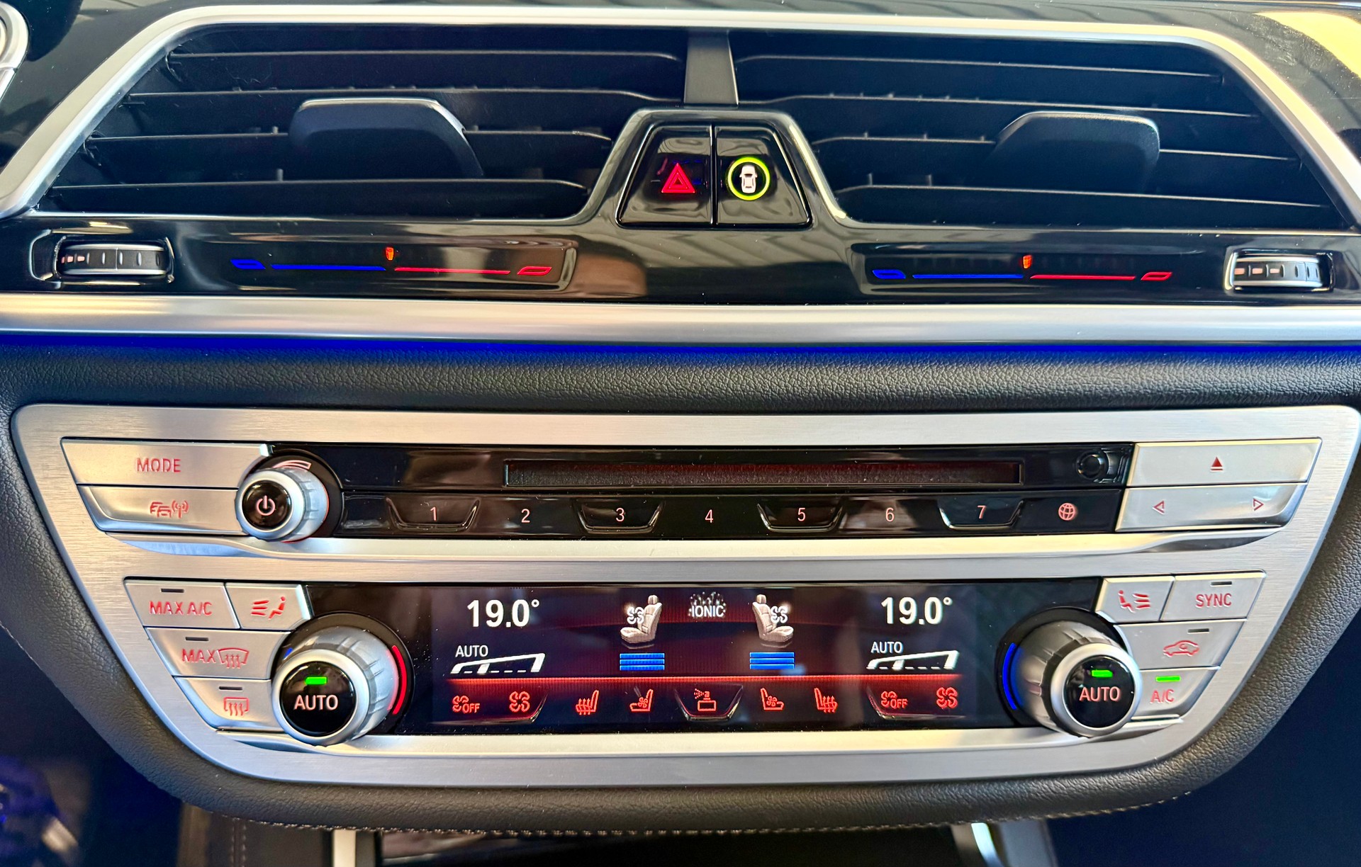 BMW 740d xDrive Steptronic-image-22