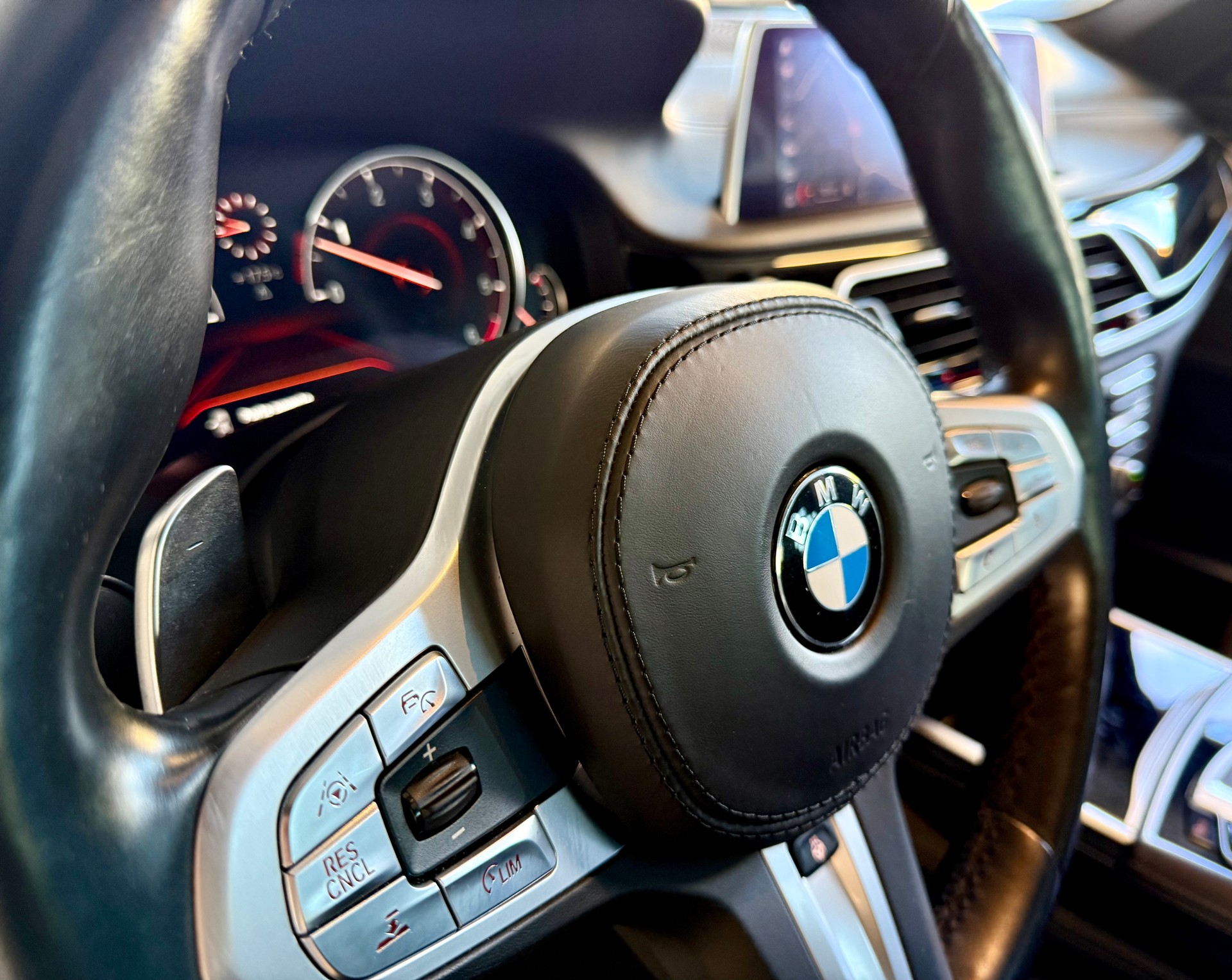 BMW 740d xDrive Steptronic-image-17