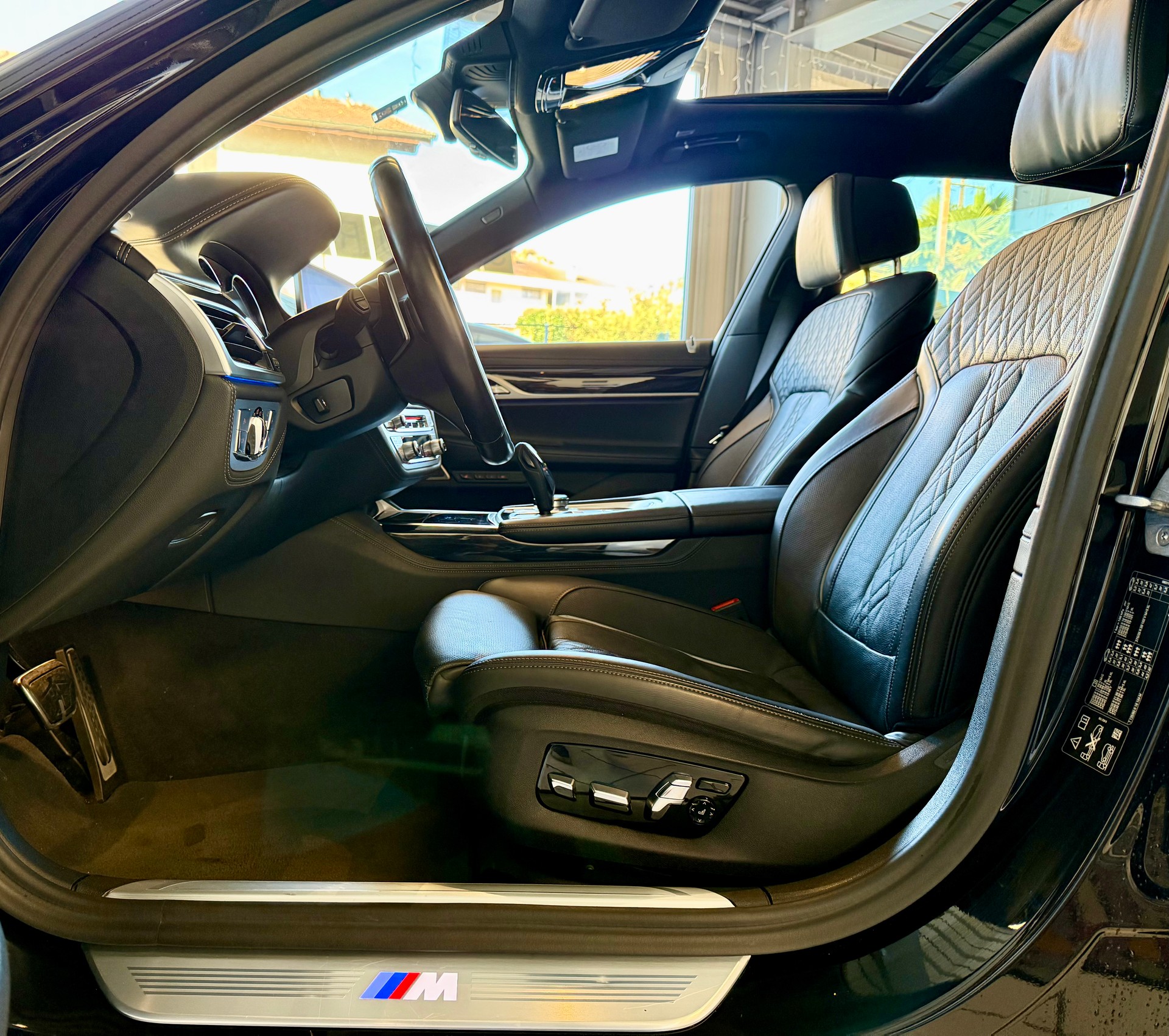 BMW 740d xDrive Steptronic-image-12