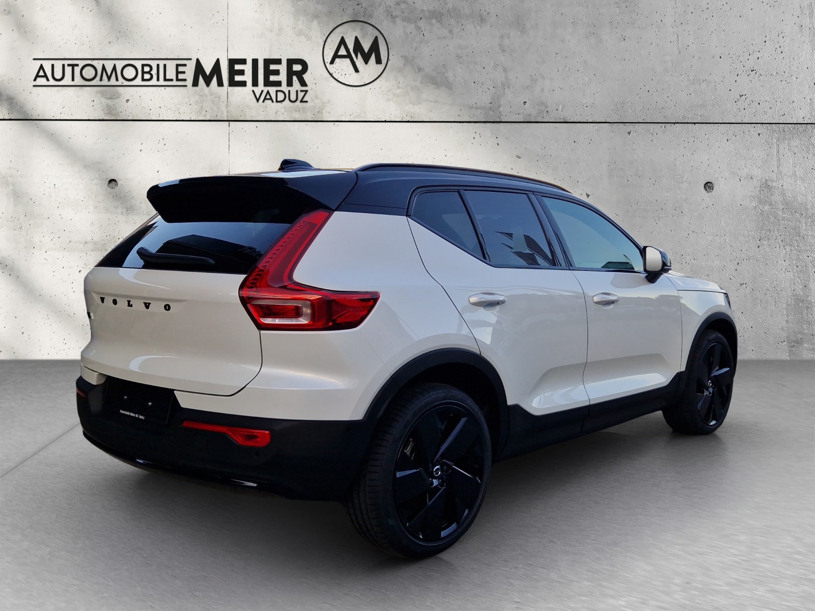 VOLVO EX40 Twin Black Edition AWD-image-4