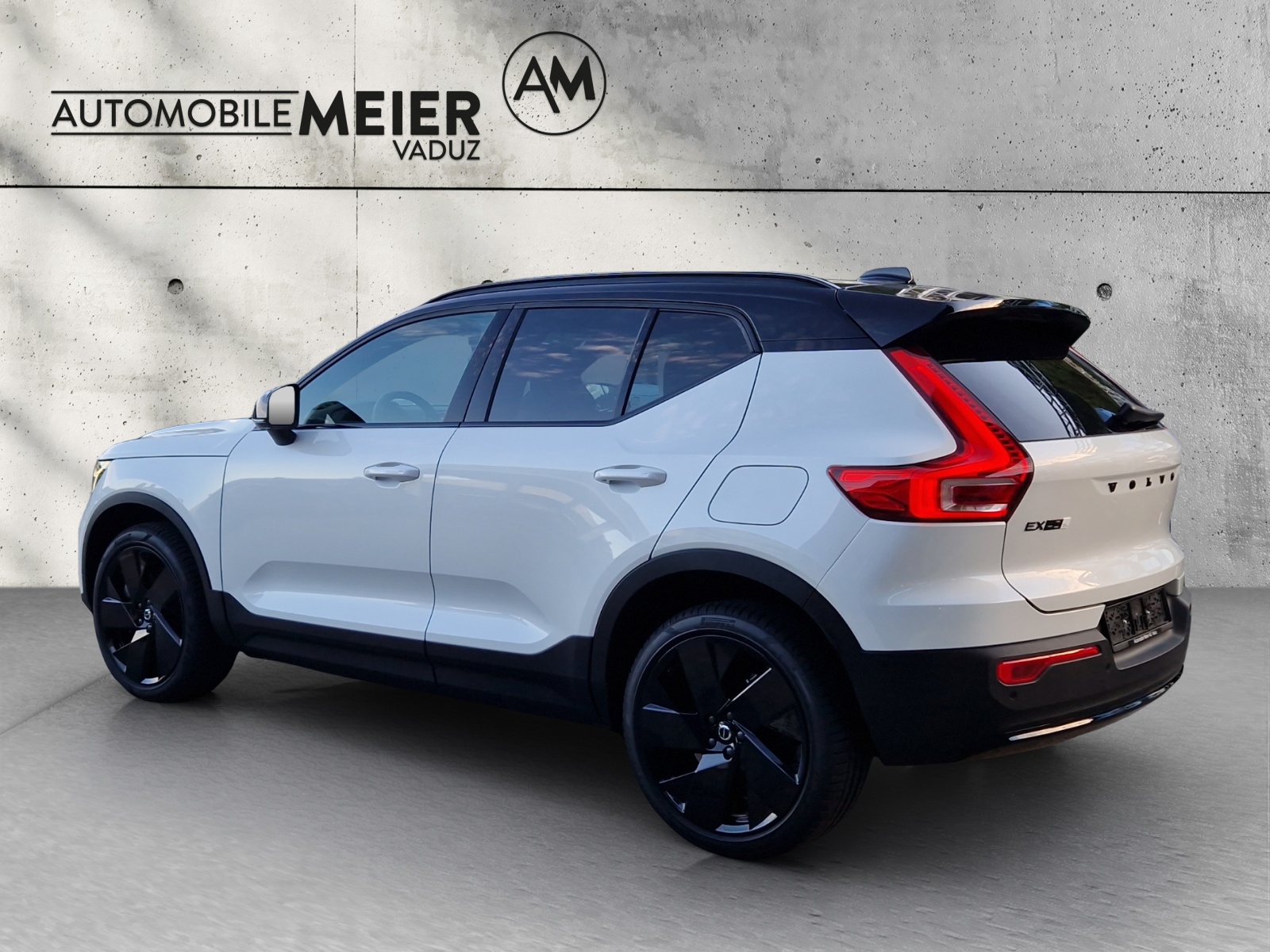 VOLVO EX40 Twin Black Edition AWD-image-6