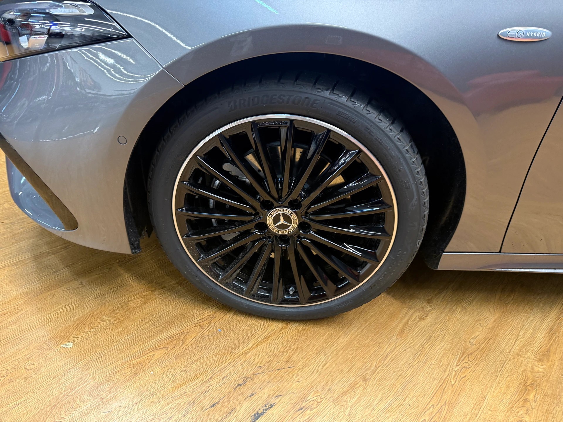 MERCEDES-BENZ A 250 e EQ Star - AMG / DISTRONIC / 360 Grad Kamera-image-4