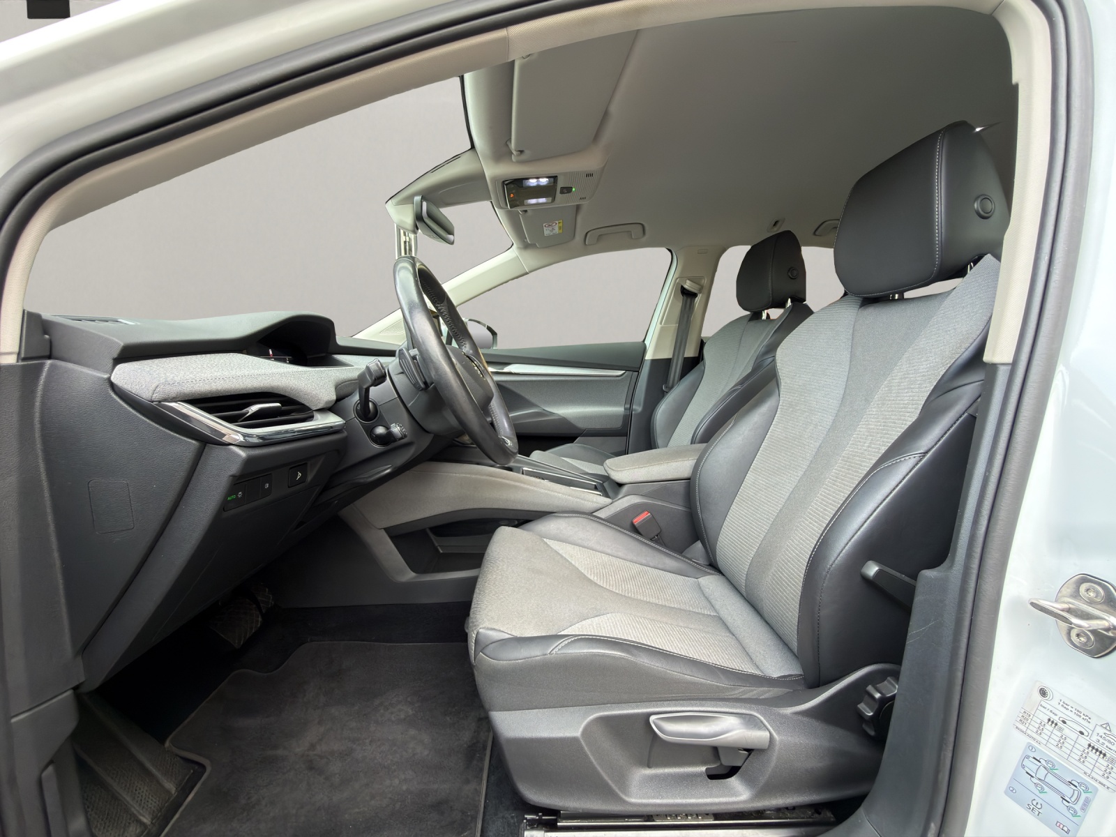 SKODA Enyaq iV 60-image-7