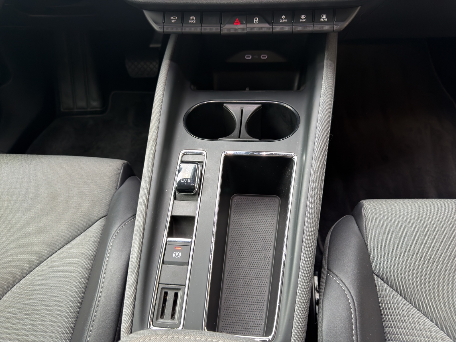SKODA Enyaq iV 60-image-12