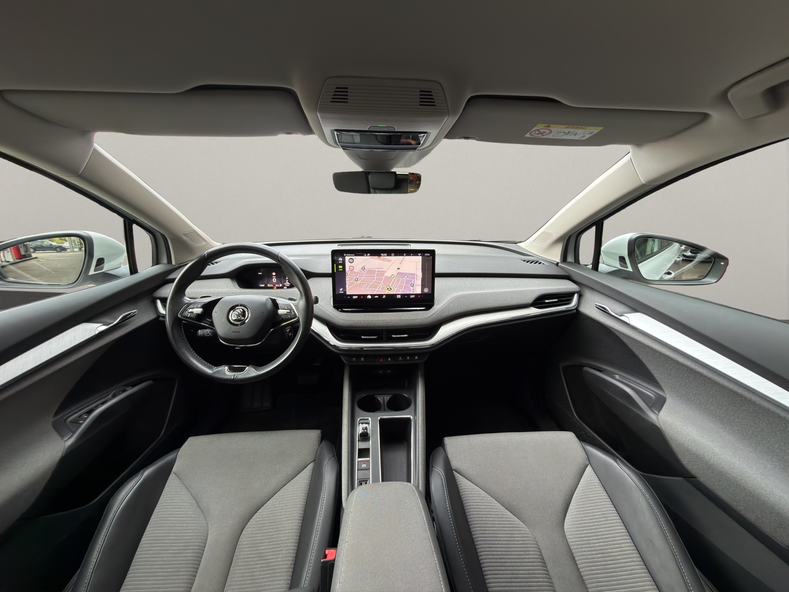 SKODA Enyaq iV 60-image-8