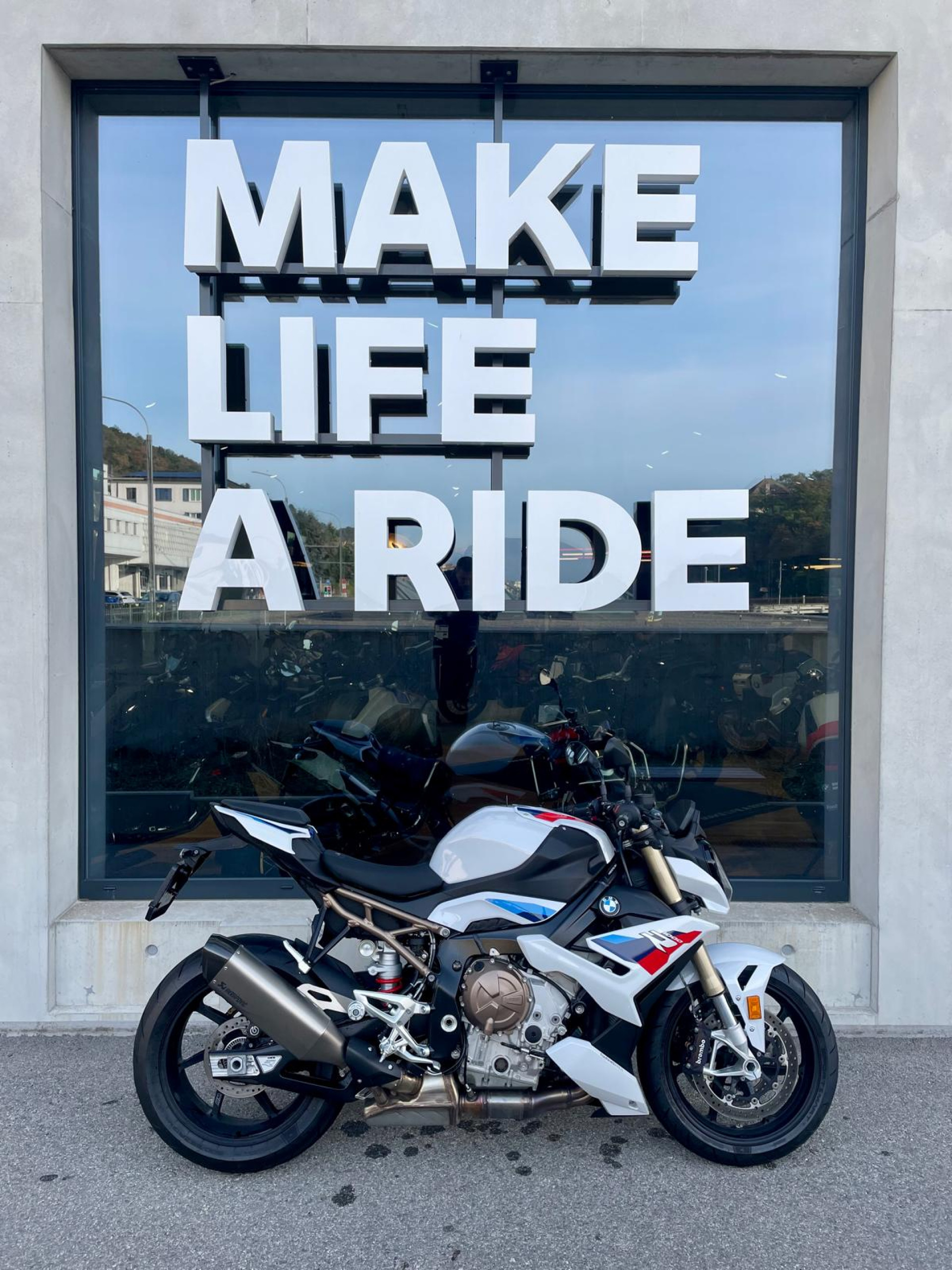 BMW S 1000 R M-showroom-element-1