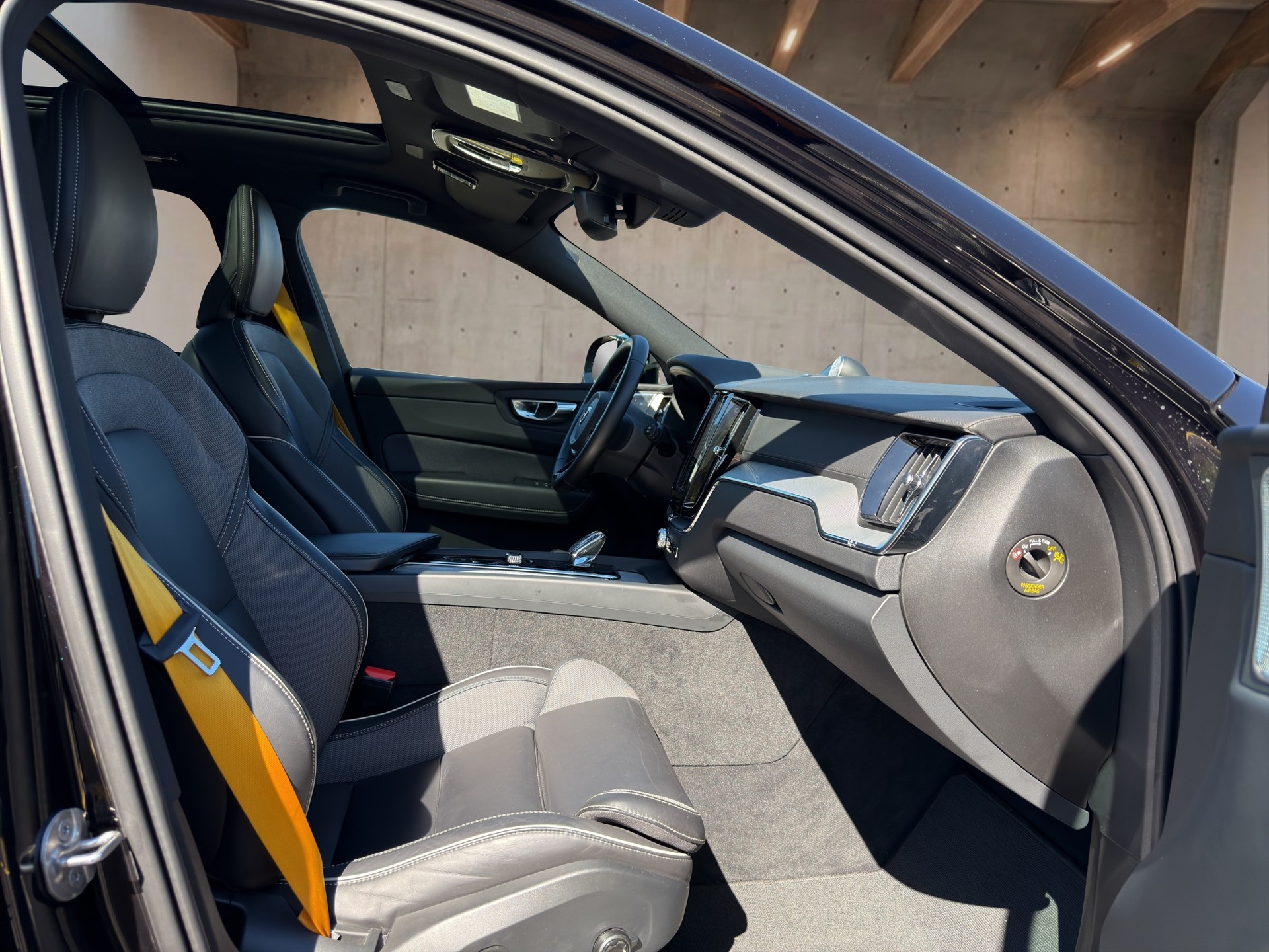VOLVO XC60 2.0 T8 TE Polestar eAWD-image-15