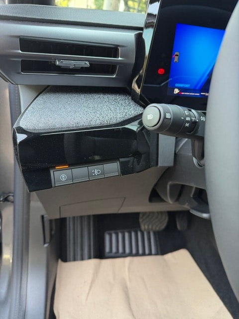 RENAULT Clio 1.8 E-Tech Techno-image-14
