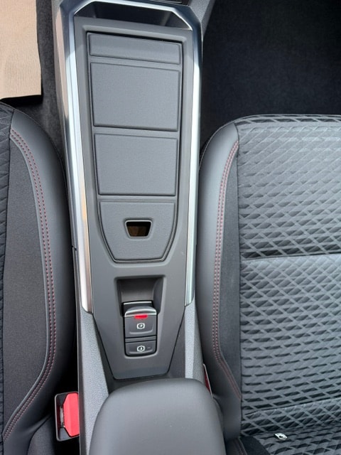 RENAULT Clio 1.8 E-Tech Techno-image-18