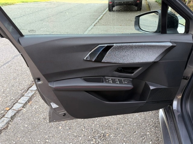 RENAULT Clio 1.8 E-Tech Techno-image-13