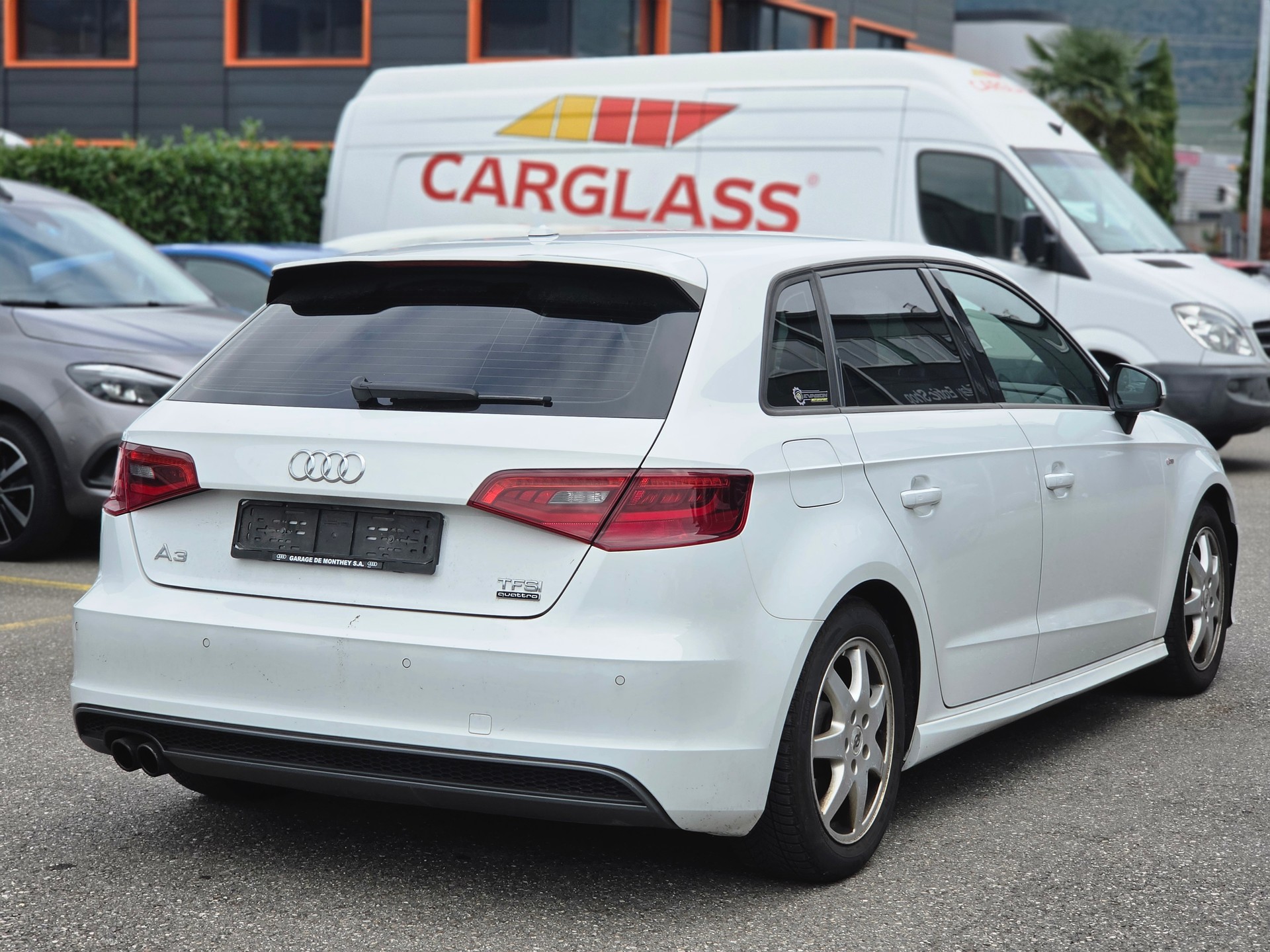 AUDI A3 Sportback 1.8 TFSI Ambiente quattro S-tronic-image-4
