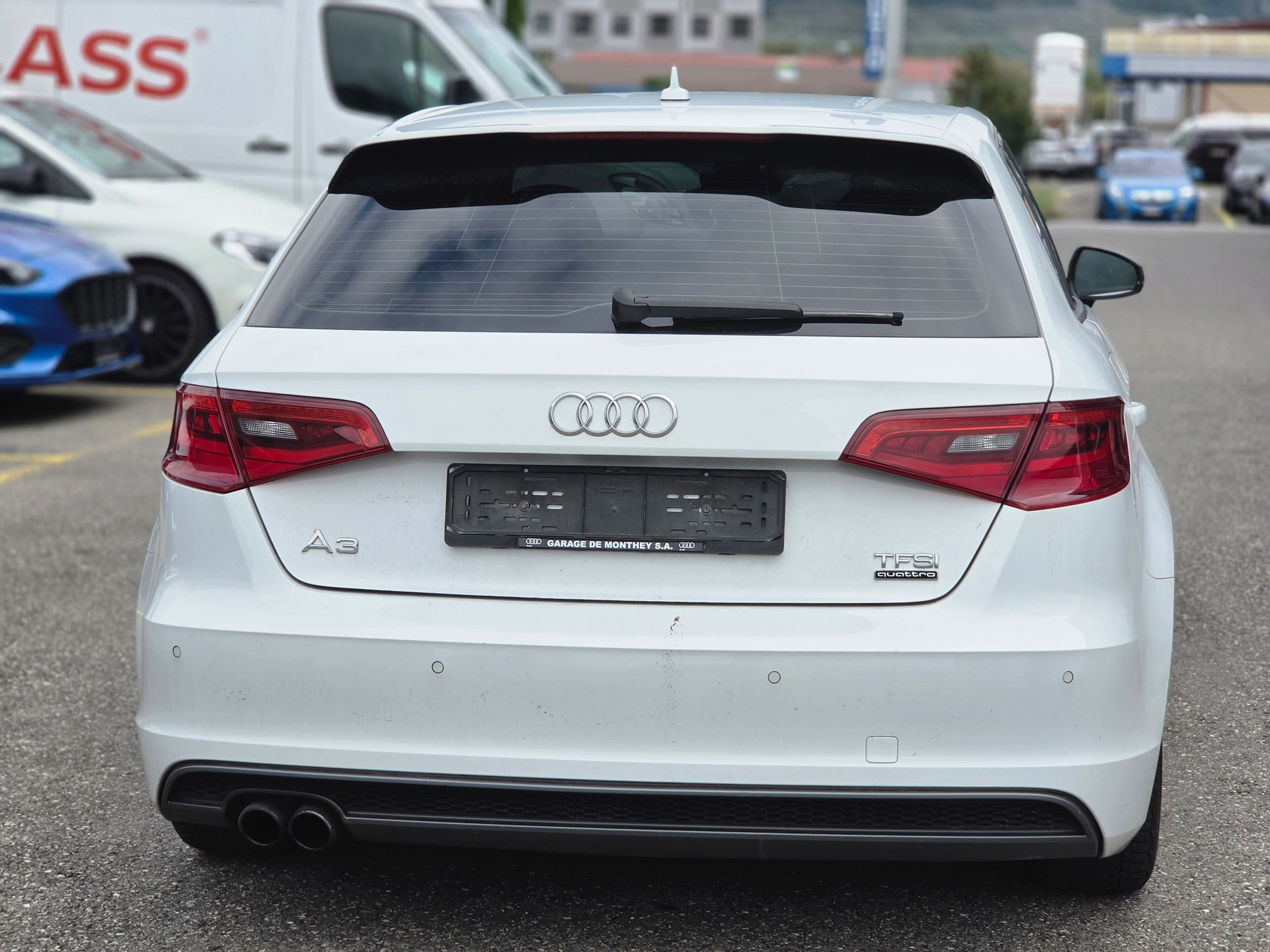 AUDI A3 Sportback 1.8 TFSI Ambiente quattro S-tronic-image-3
