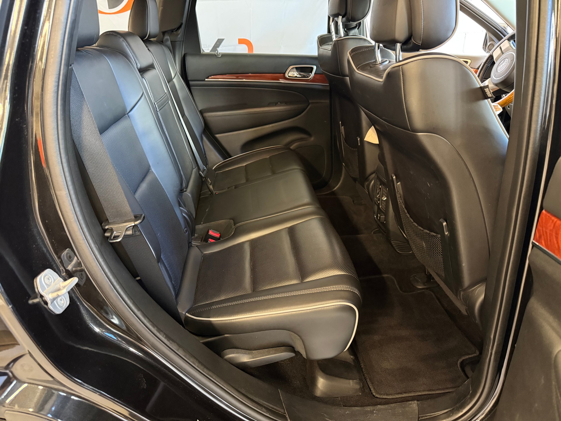JEEP Grand Cherokee 5.7 HEMI Overland Automatic-image-11
