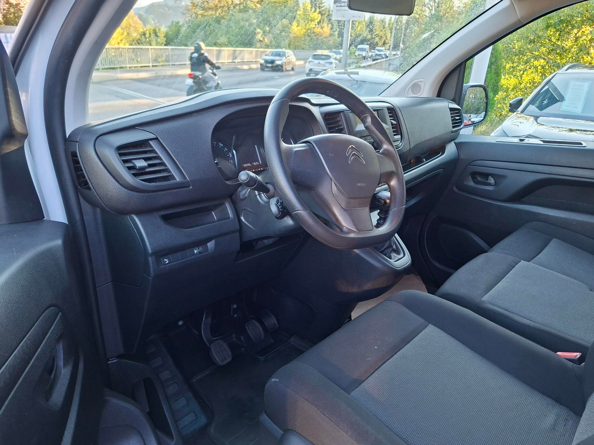 CITROEN Jumpy 2.0 BlueHDi 145 M-image-9