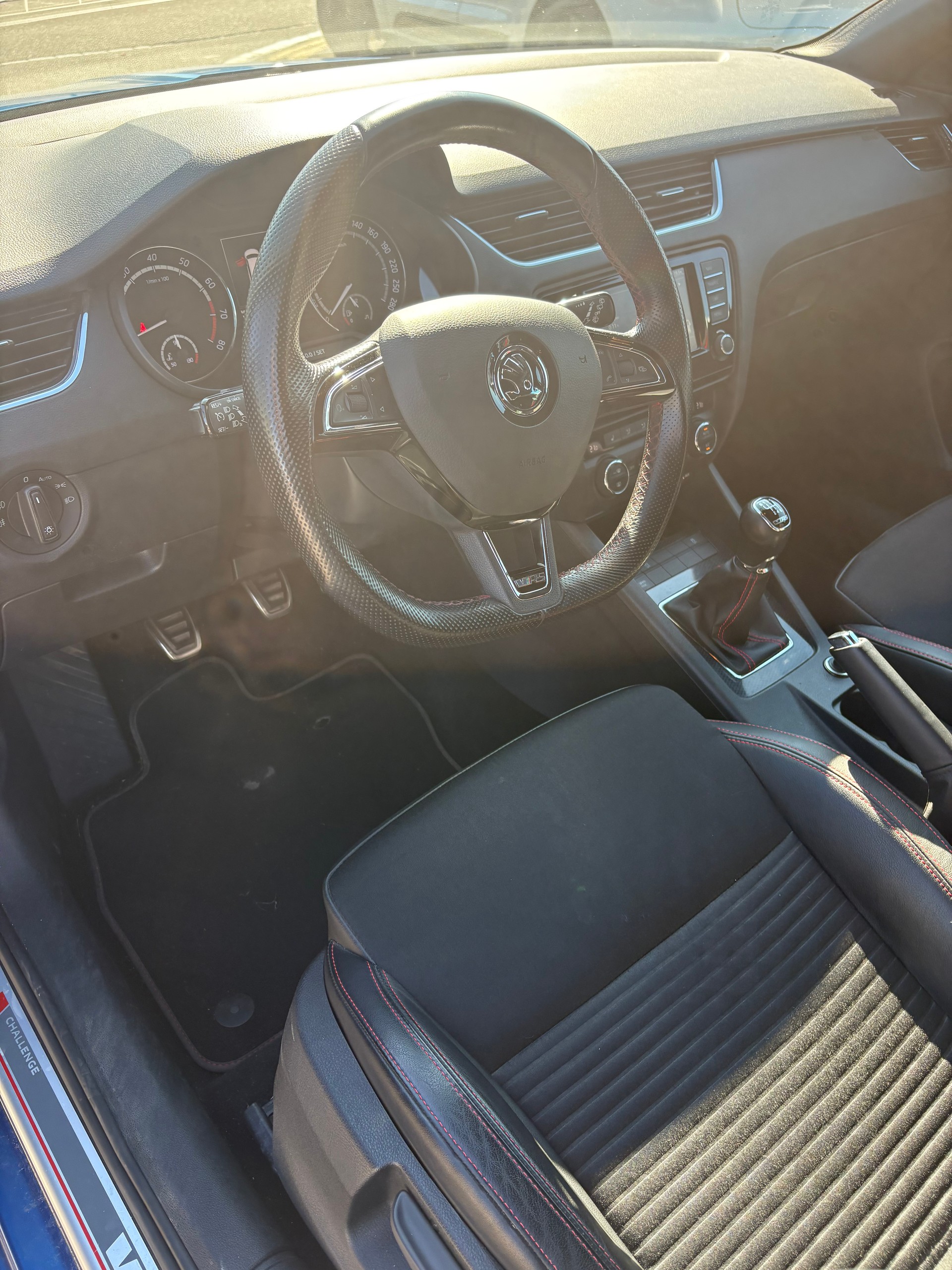 SKODA Octavia Combi 2.0 TSI RS-image-8