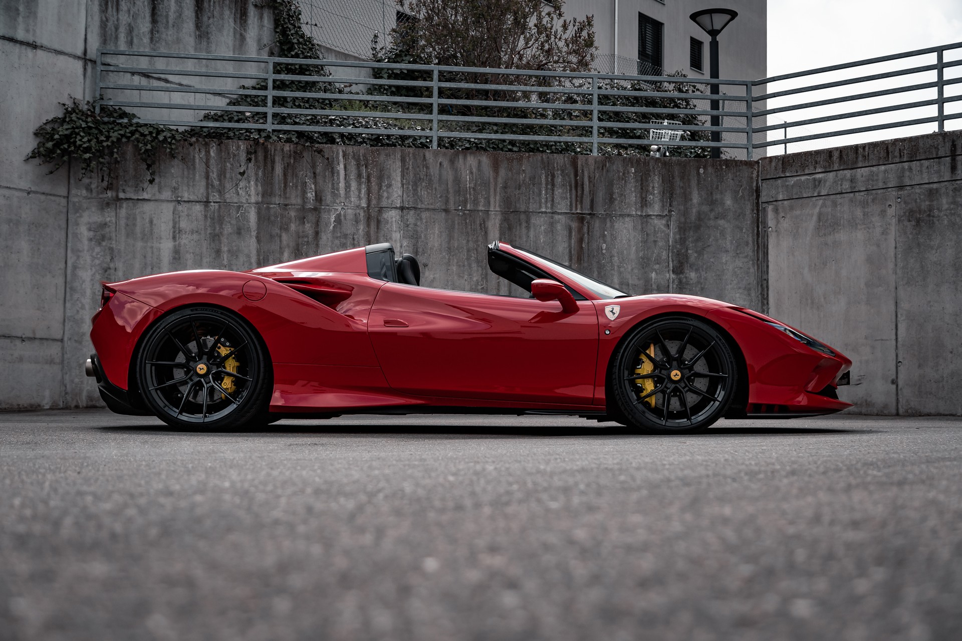 FERRARI F8 Spider-image-0