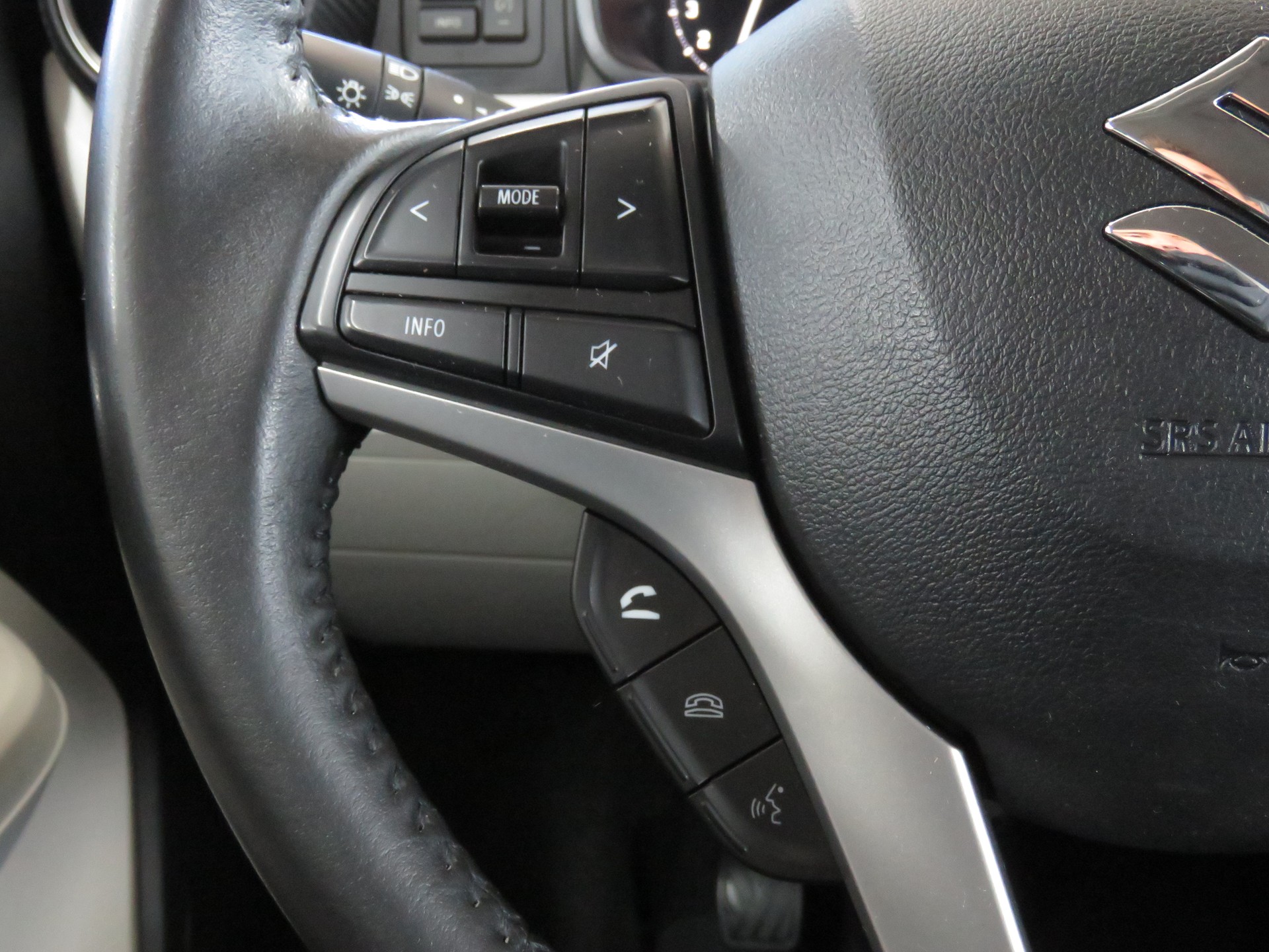 SUZUKI Ignis 1.2i Compact Top 4x4 Swiss Edition-image-15
