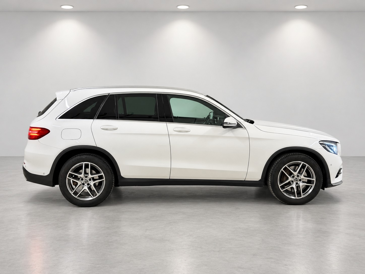 MERCEDES-BENZ GLC 220 d AMG Line 4Matic 9G-Tronic-image-6