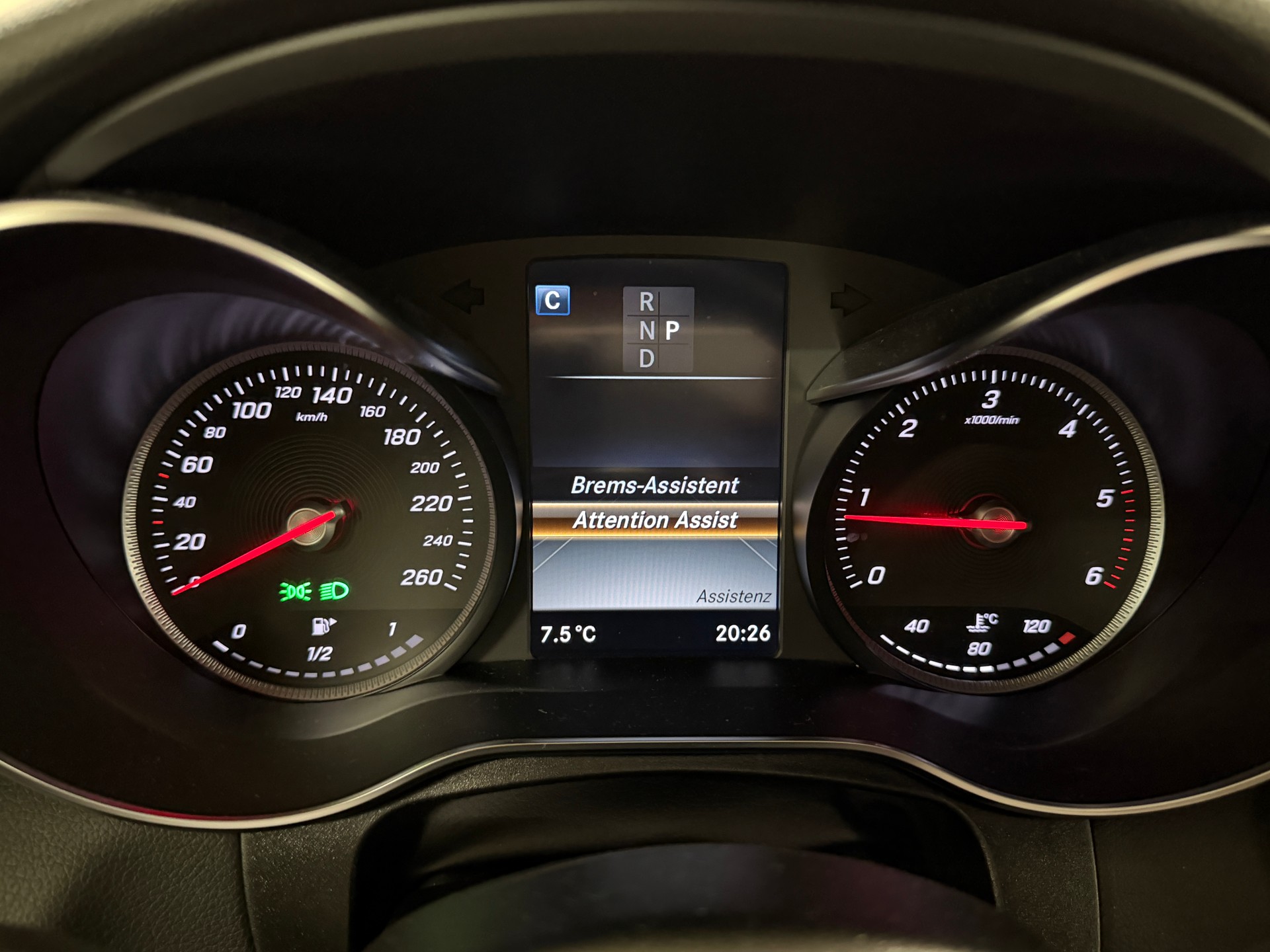 MERCEDES-BENZ GLC 220 d AMG Line 4Matic 9G-Tronic-image-11