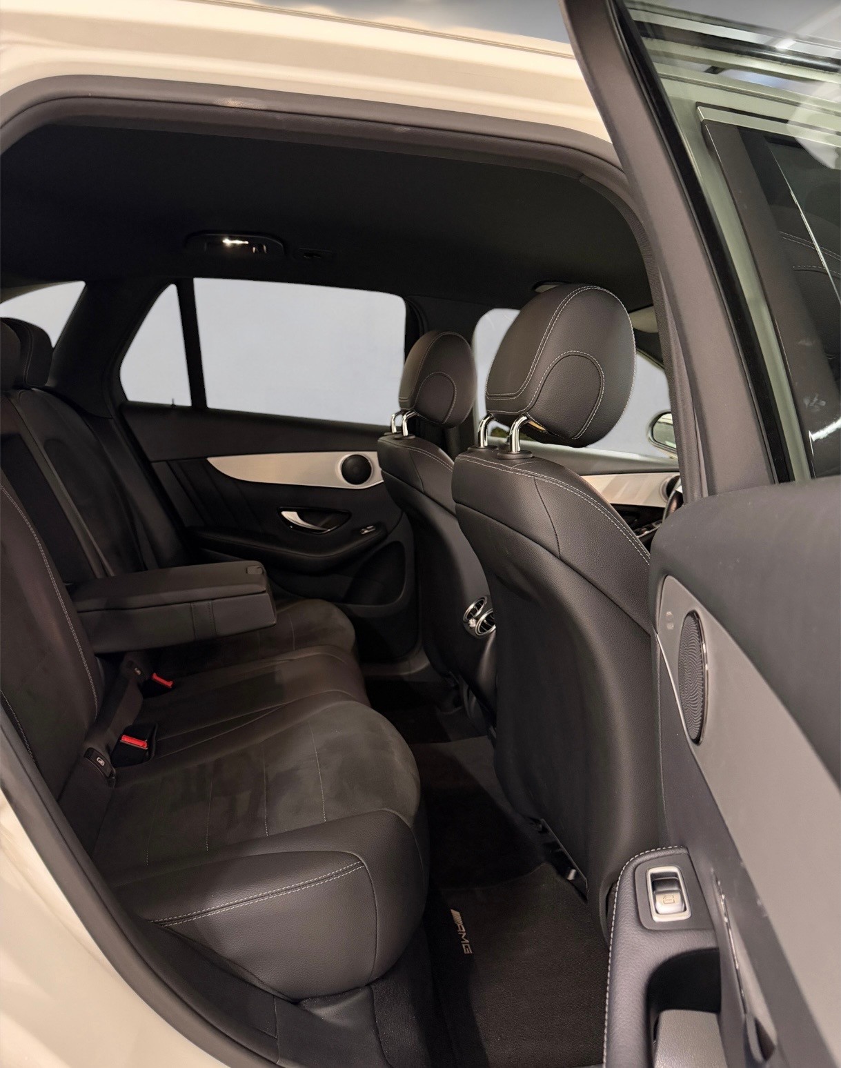 MERCEDES-BENZ GLC 220 d AMG Line 4Matic 9G-Tronic-image-24